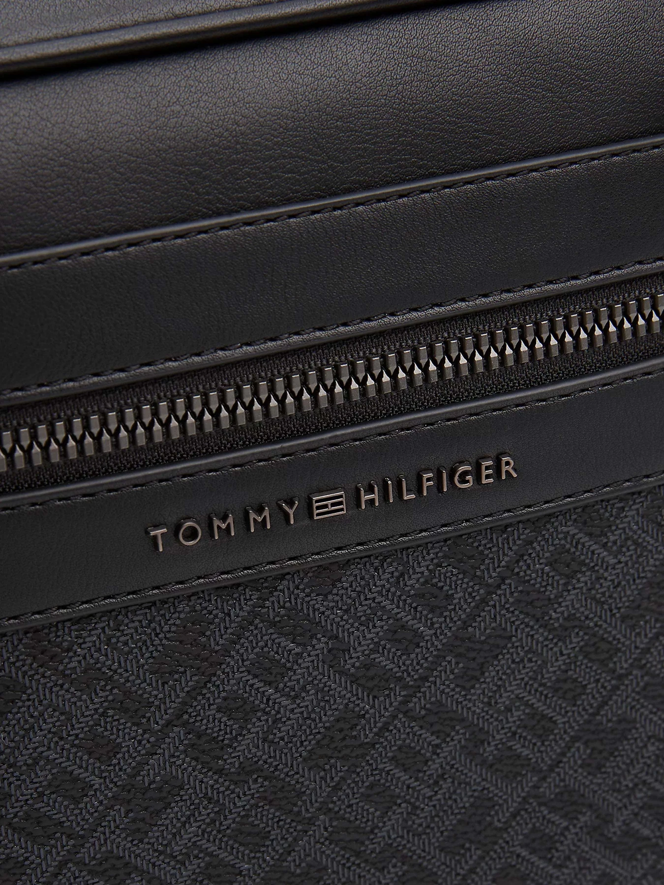 Сумки Tommy Hilfiger модель AM0AM13494-BDS Фото