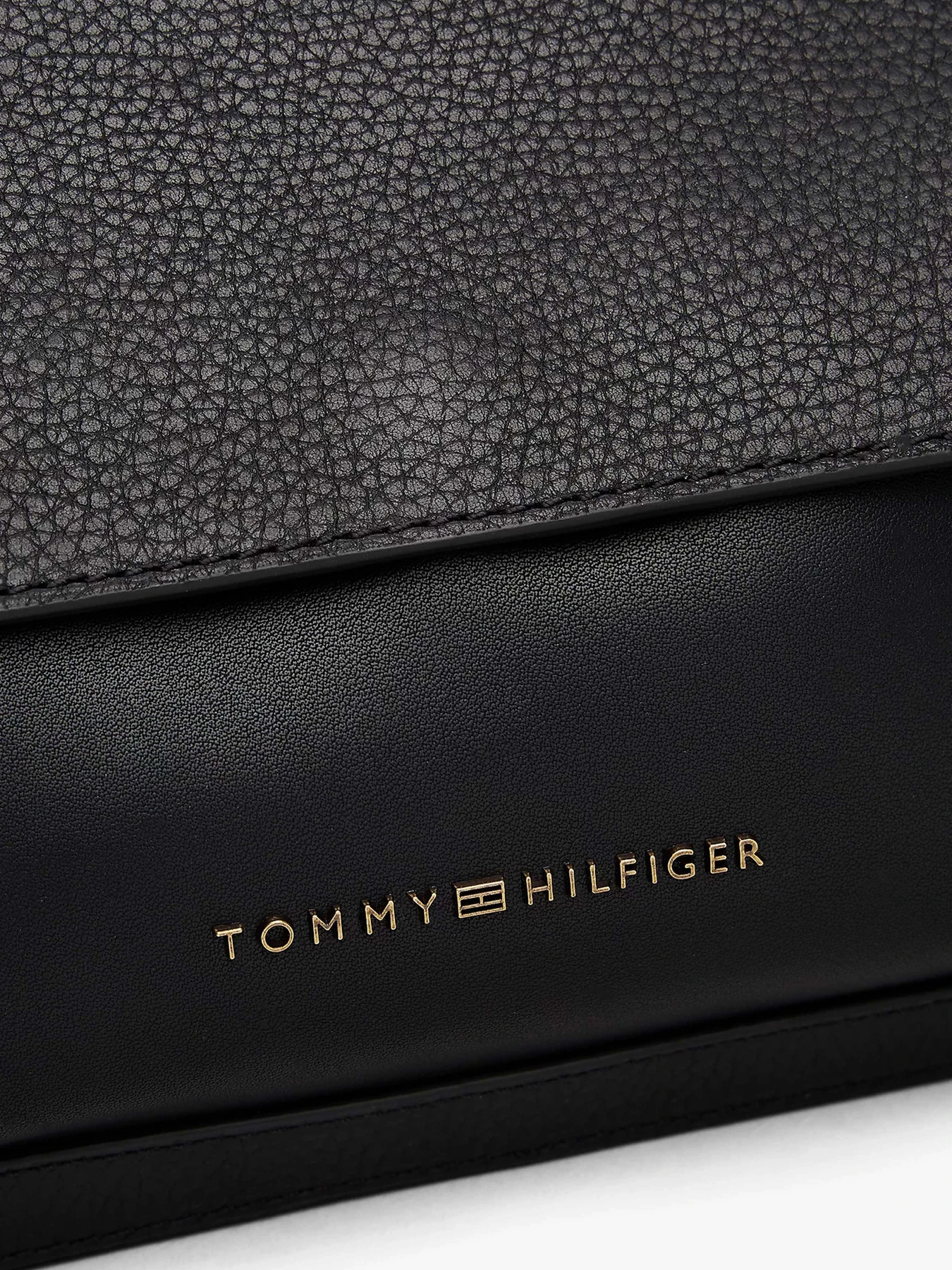 Сумки Tommy Hilfiger модель AM0AM13505-BDS Сумки Tommy Hilfiger модель AM0AM13505-BDS Фото