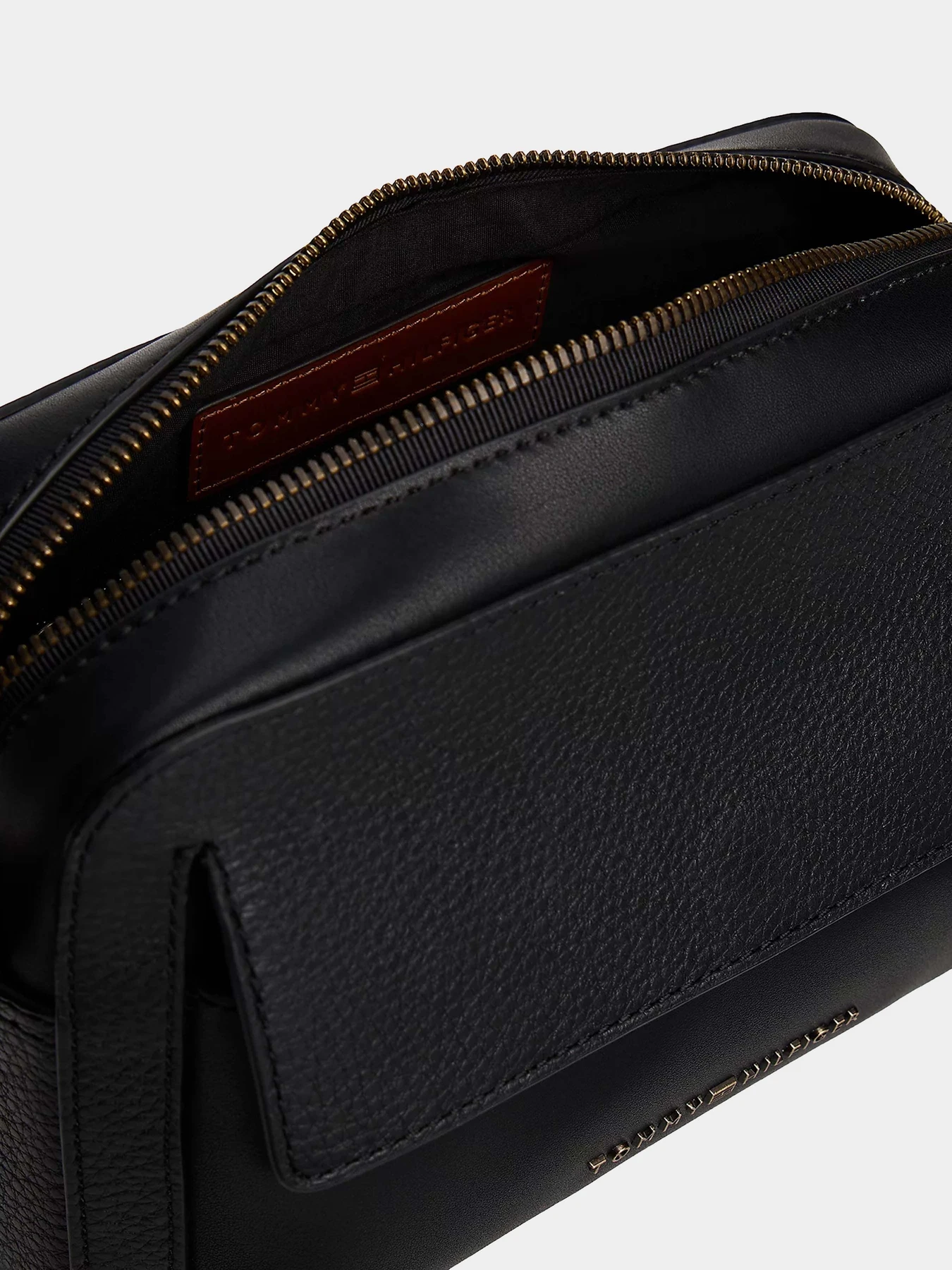 Сумки Tommy Hilfiger модель AM0AM13505-BDS Сумки Tommy Hilfiger модель AM0AM13505-BDS Фото