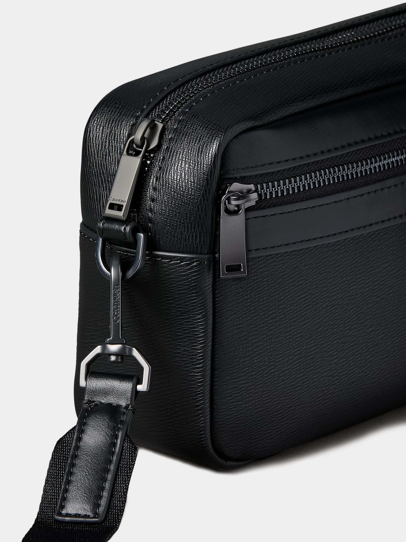 Сумки Calvin Klein модель LV04D3262G-UB1 Сумки Calvin Klein модель LV04D3262G-UB1 Фото