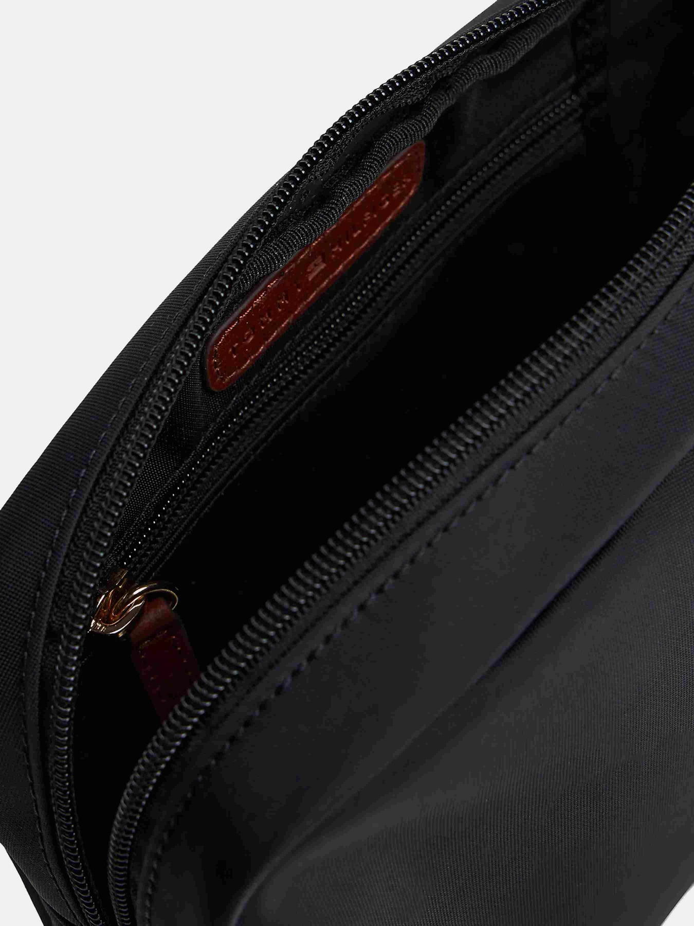 Сумки Tommy Hilfiger модель AW0AW17704-BDS Сумки Tommy Hilfiger модель AW0AW17704-BDS Фото