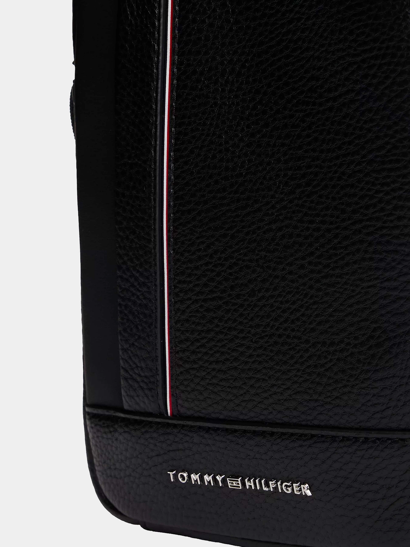 Сумки Tommy Hilfiger модель AM0AM13632-BDS Сумки Tommy Hilfiger модель AM0AM13632-BDS Фото