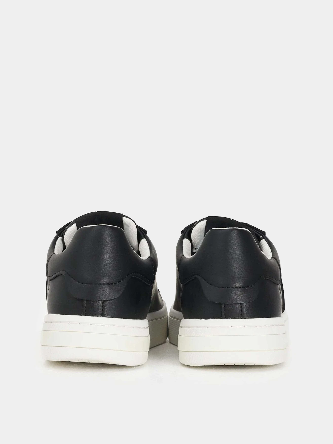 Кеды Armani Exchange модель XM001990-AF17451-UC001 Кеды Armani Exchange модель XM001990-AF17451-UC001 Фото