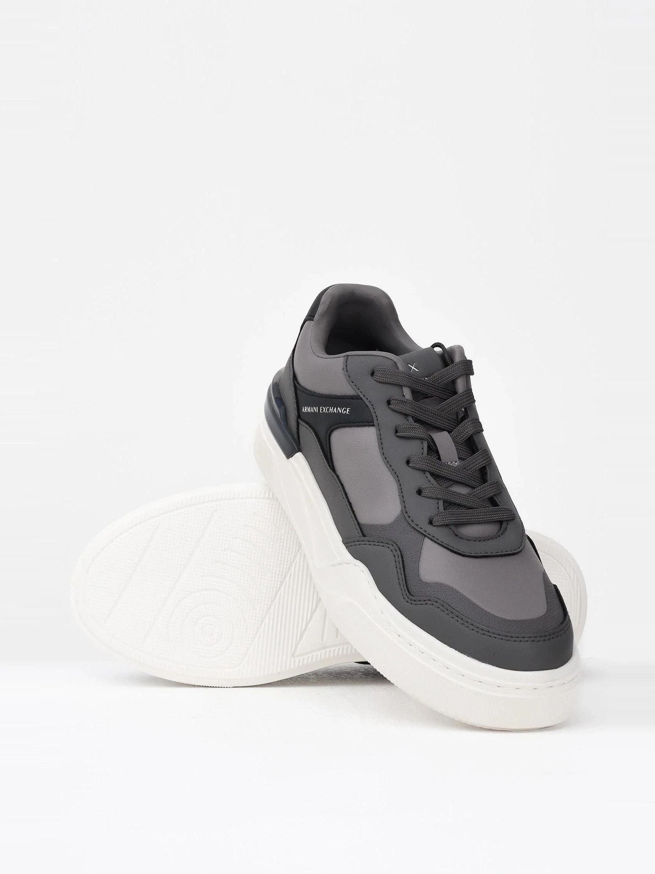 Кроссовки Armani Exchange модель XUX219-XV857-MZ265 Кроссовки Armani Exchange модель XUX219-XV857-MZ265 Фото