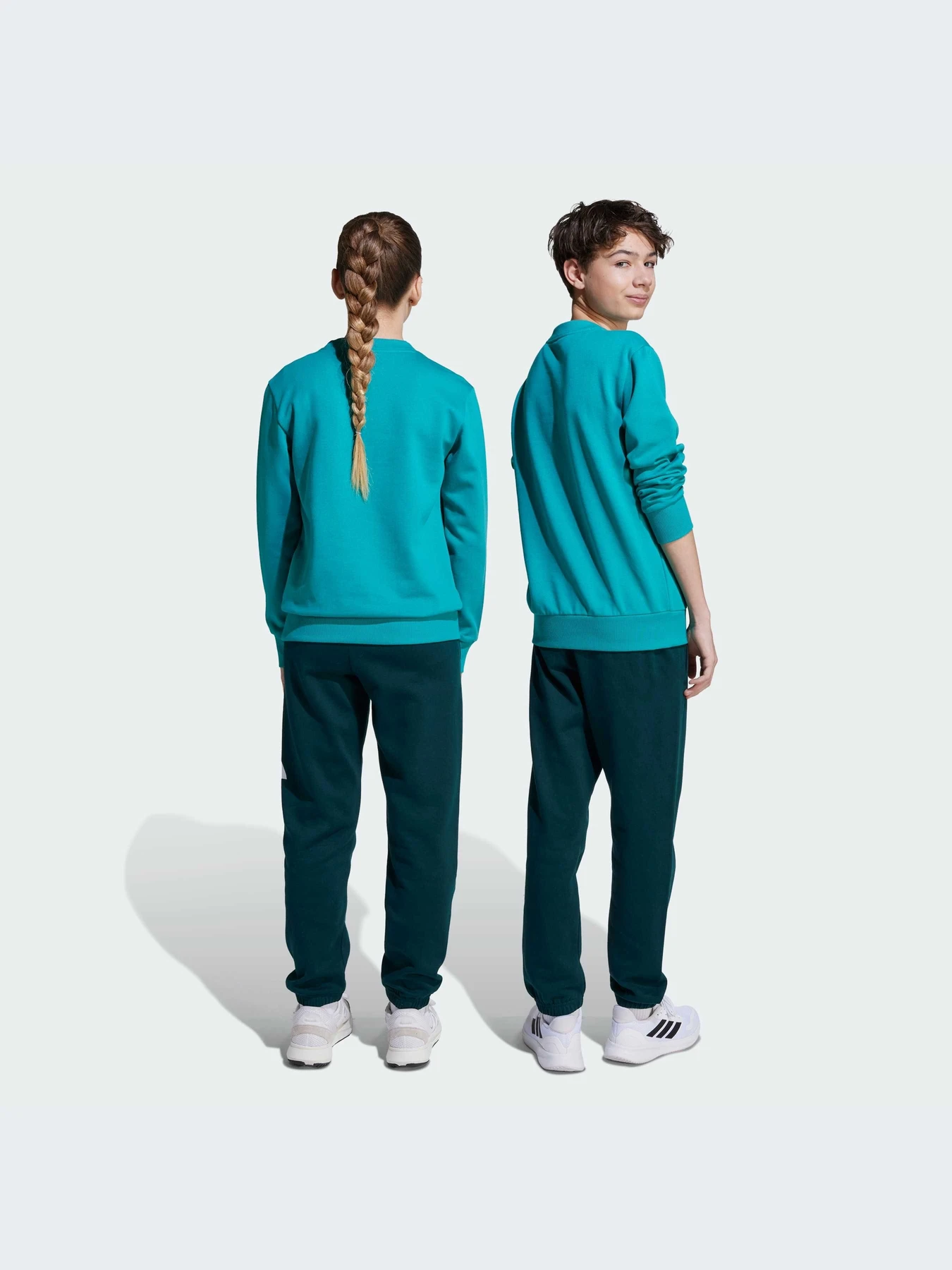 Костюмы Adidas модель JV9938-KZ Костюмы Adidas модель JV9938-KZ Фото