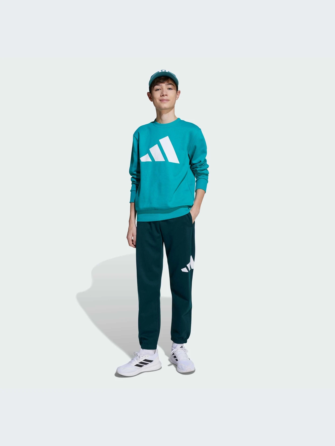Костюмы Adidas модель JV9938-KZ Костюмы Adidas модель JV9938-KZ Фото