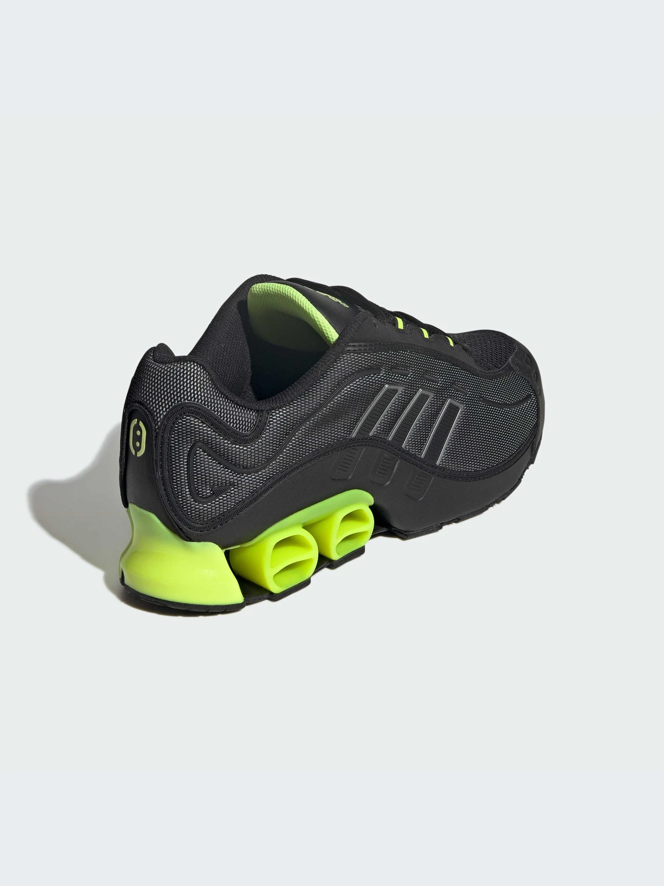 Кроссовки Adidas модель JR3677-KZ Кроссовки Adidas модель JR3677-KZ Фото