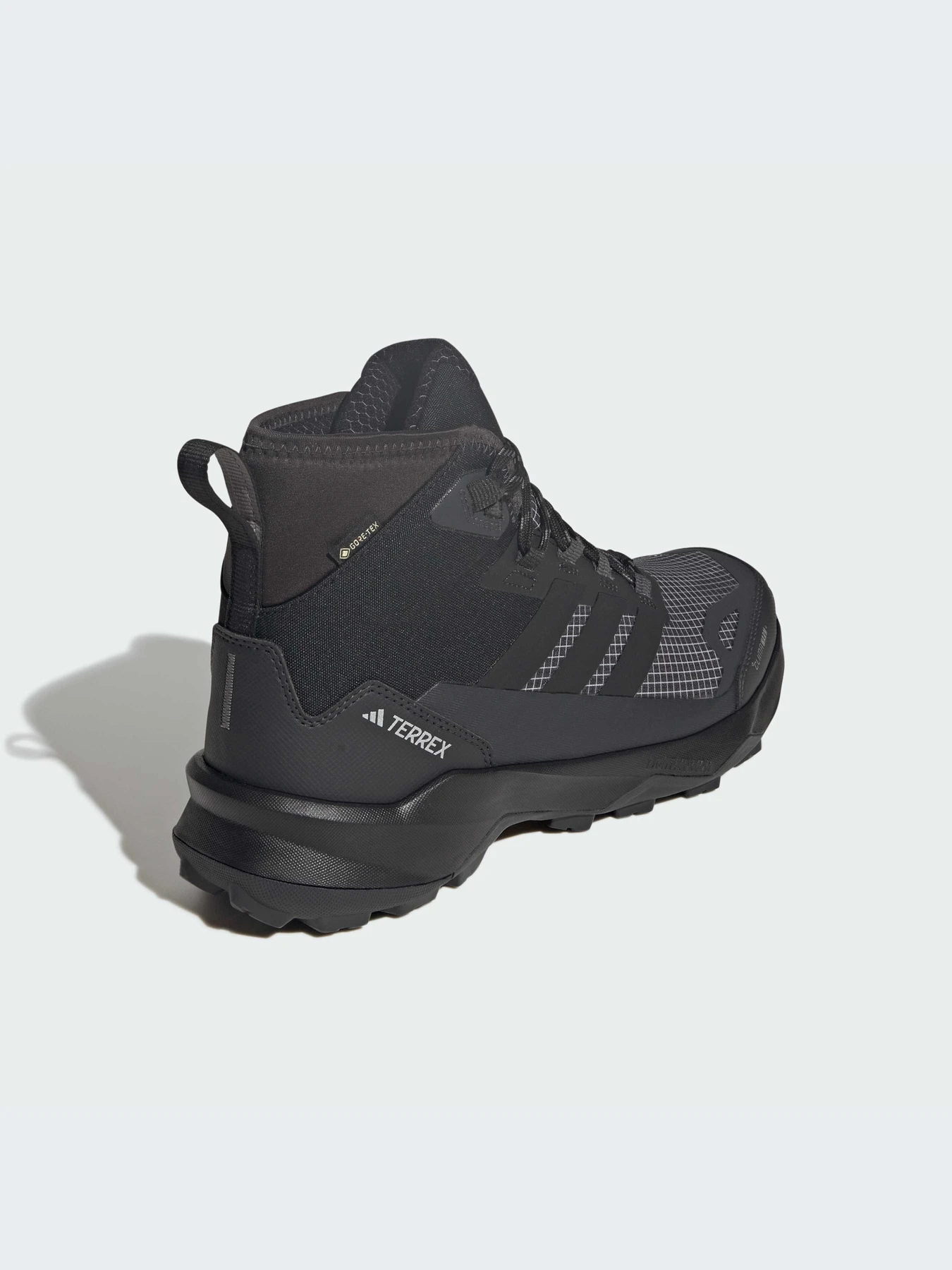 Кроссовки Adidas модель JQ2205-KZ Кроссовки Adidas модель JQ2205-KZ Фото