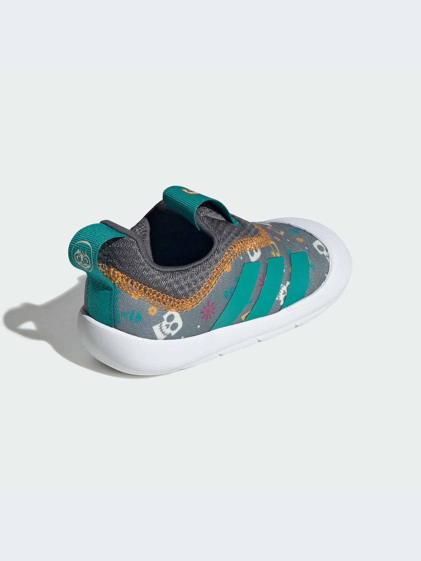Кроссовки Adidas Disney модель JR5550-KZ Кроссовки Adidas Disney модель JR5550-KZ Фото