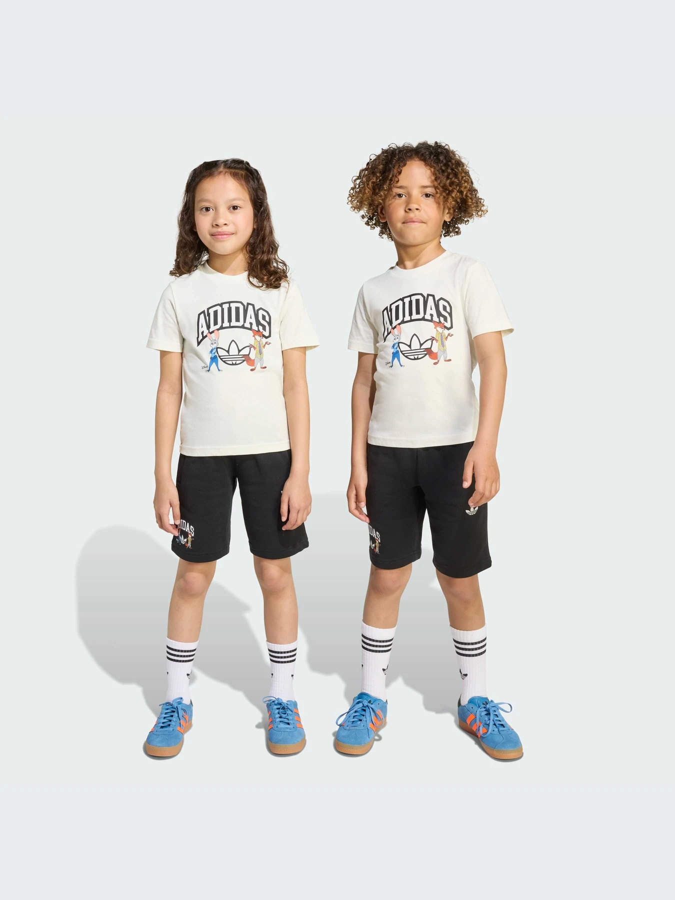 Костюмы Adidas Graphics модель JX0600-KZ Костюмы Adidas Graphics модель JX0600-KZ Фото