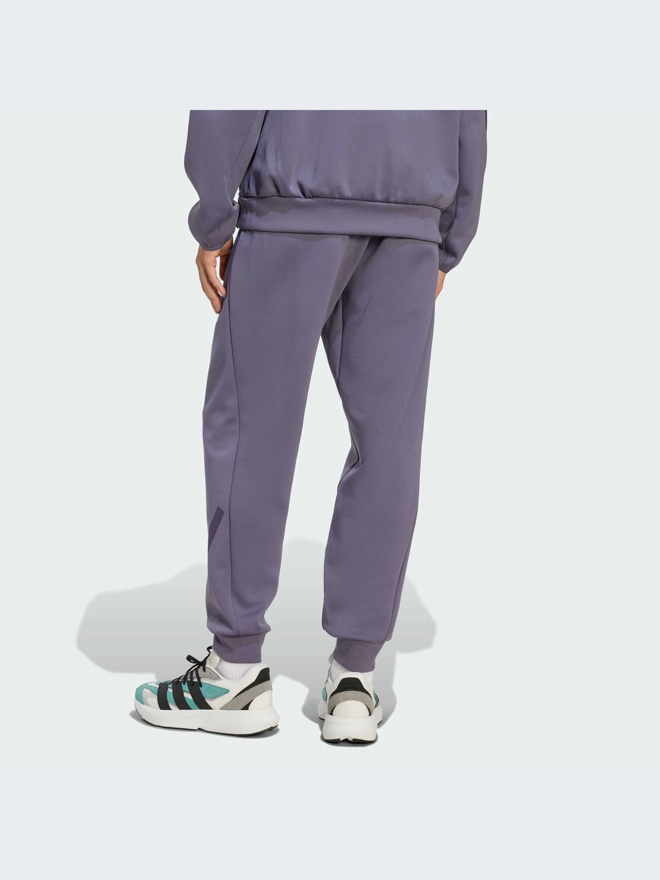 Брюки Adidas ZNE модель JW4727-KZ Брюки Adidas ZNE модель JW4727-KZ Фото