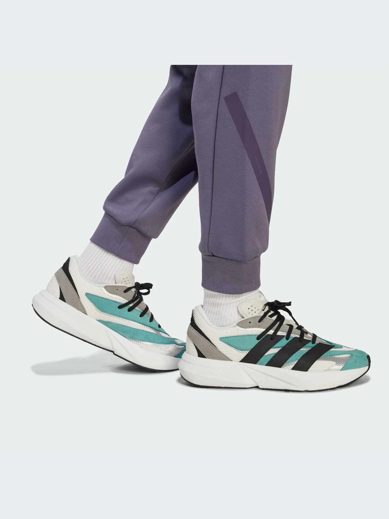 Брюки Adidas ZNE модель JW4727-KZ Брюки Adidas ZNE модель JW4727-KZ Фото