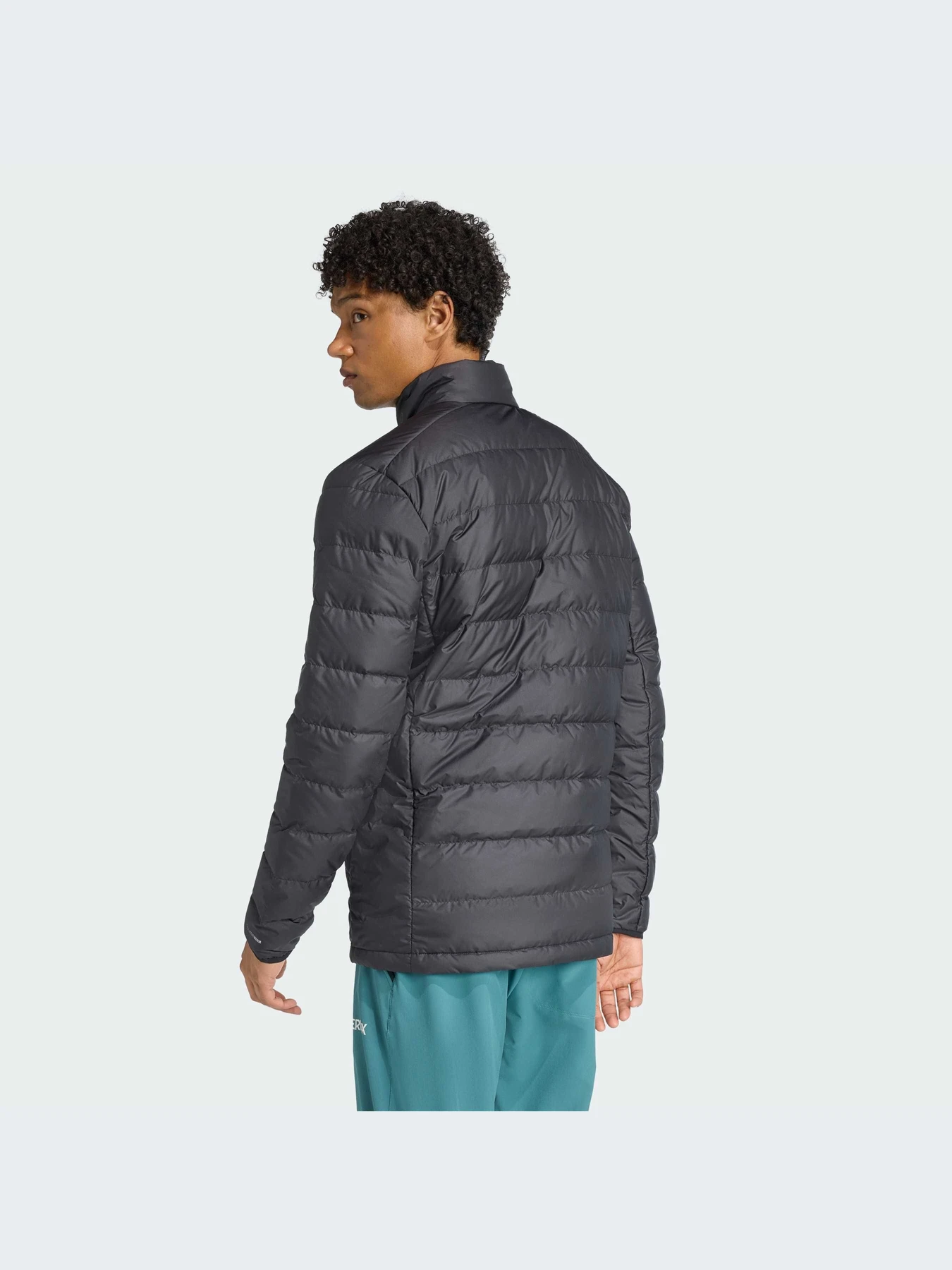 Куртки и дубленки Adidas модель JZ9966-KZ Куртки и дубленки Adidas модель JZ9966-KZ Фото