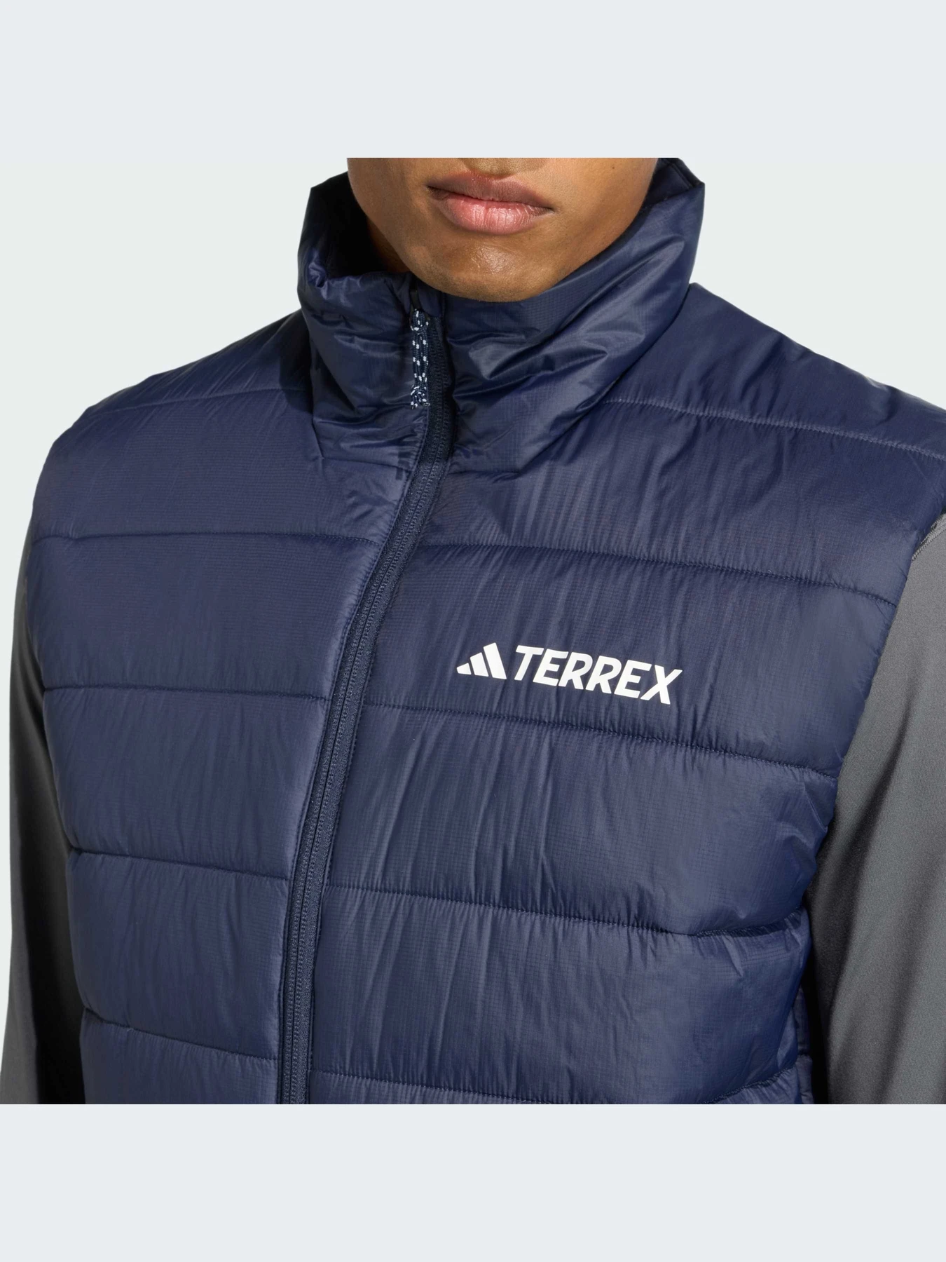 Куртки и дубленки Adidas модель KA9741-KZ Куртки и дубленки Adidas модель KA9741-KZ Фото