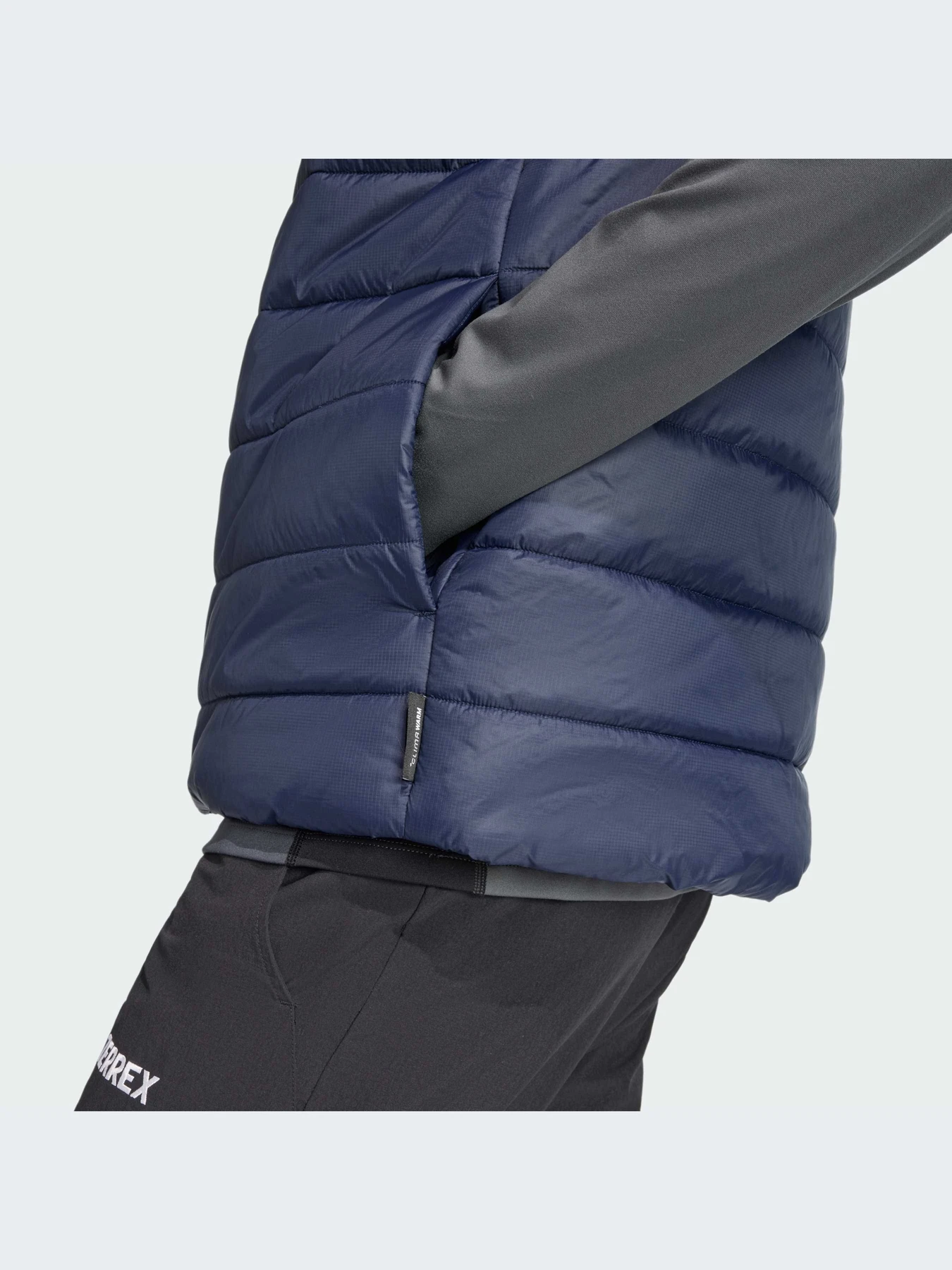 Куртки и дубленки Adidas модель KA9741-KZ Куртки и дубленки Adidas модель KA9741-KZ Фото
