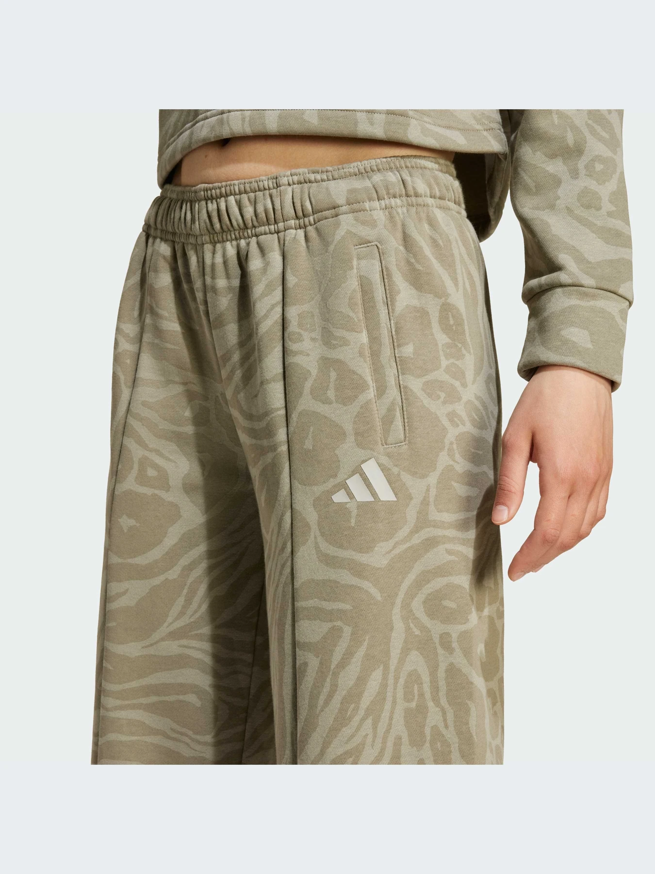 Брюки Adidas Icons модель JW7545-KZ Брюки Adidas Icons модель JW7545-KZ Фото