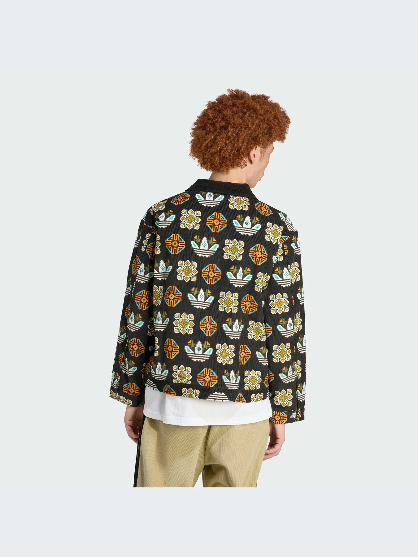 Куртки и дубленки Adidas Graphics модель JY2998-KZ Куртки и дубленки Adidas Graphics модель JY2998-KZ Фото