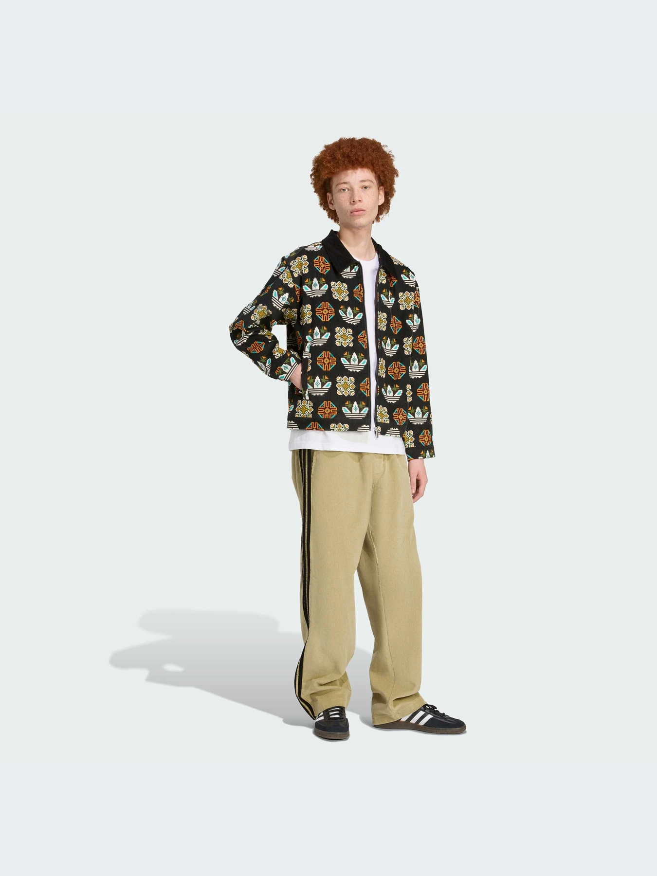 Куртки и дубленки Adidas Graphics модель JY2998-KZ Куртки и дубленки Adidas Graphics модель JY2998-KZ Фото