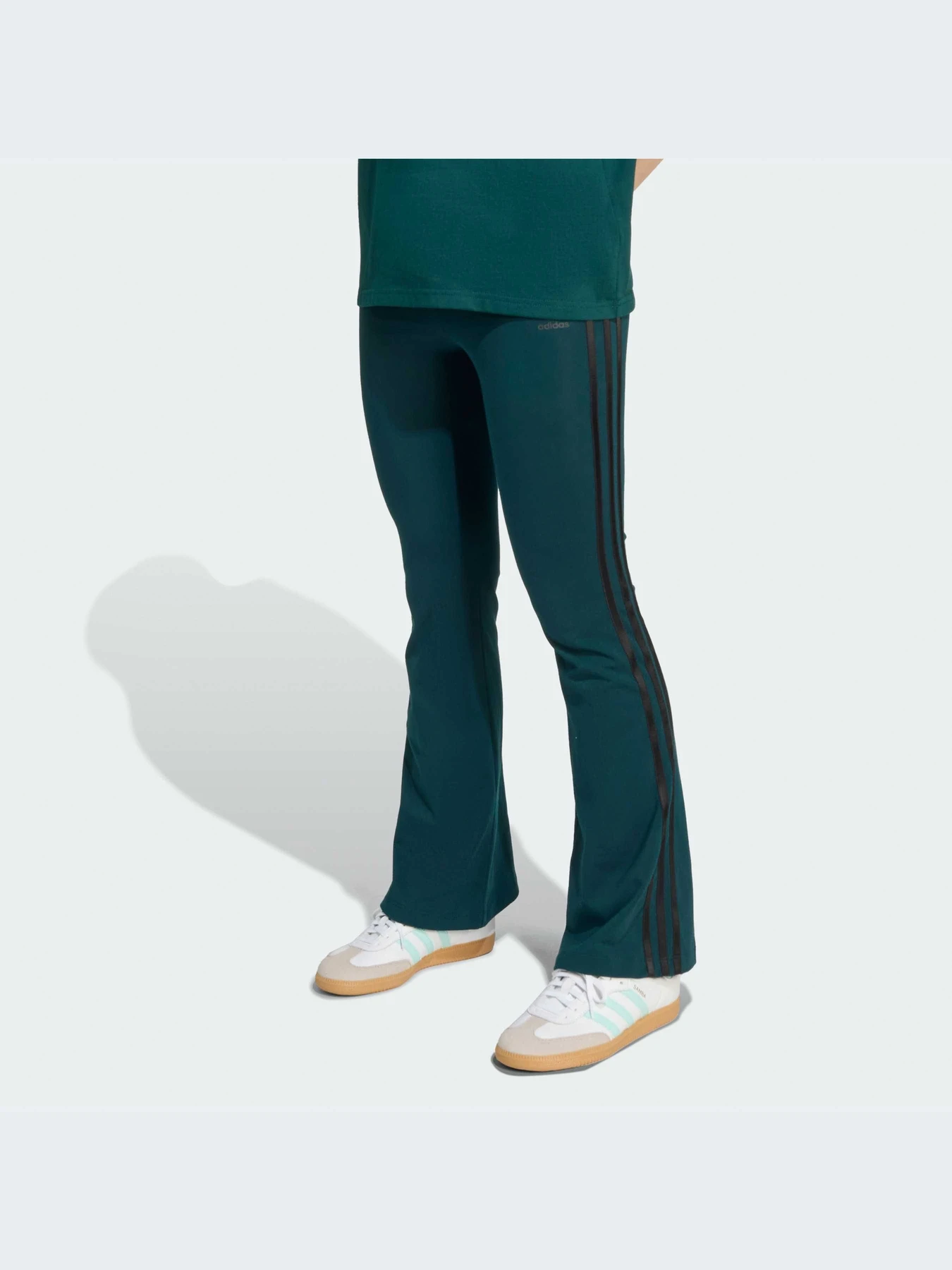 Брюки Adidas Adicolor модель JV8617-KZ Брюки Adidas Adicolor модель JV8617-KZ Фото