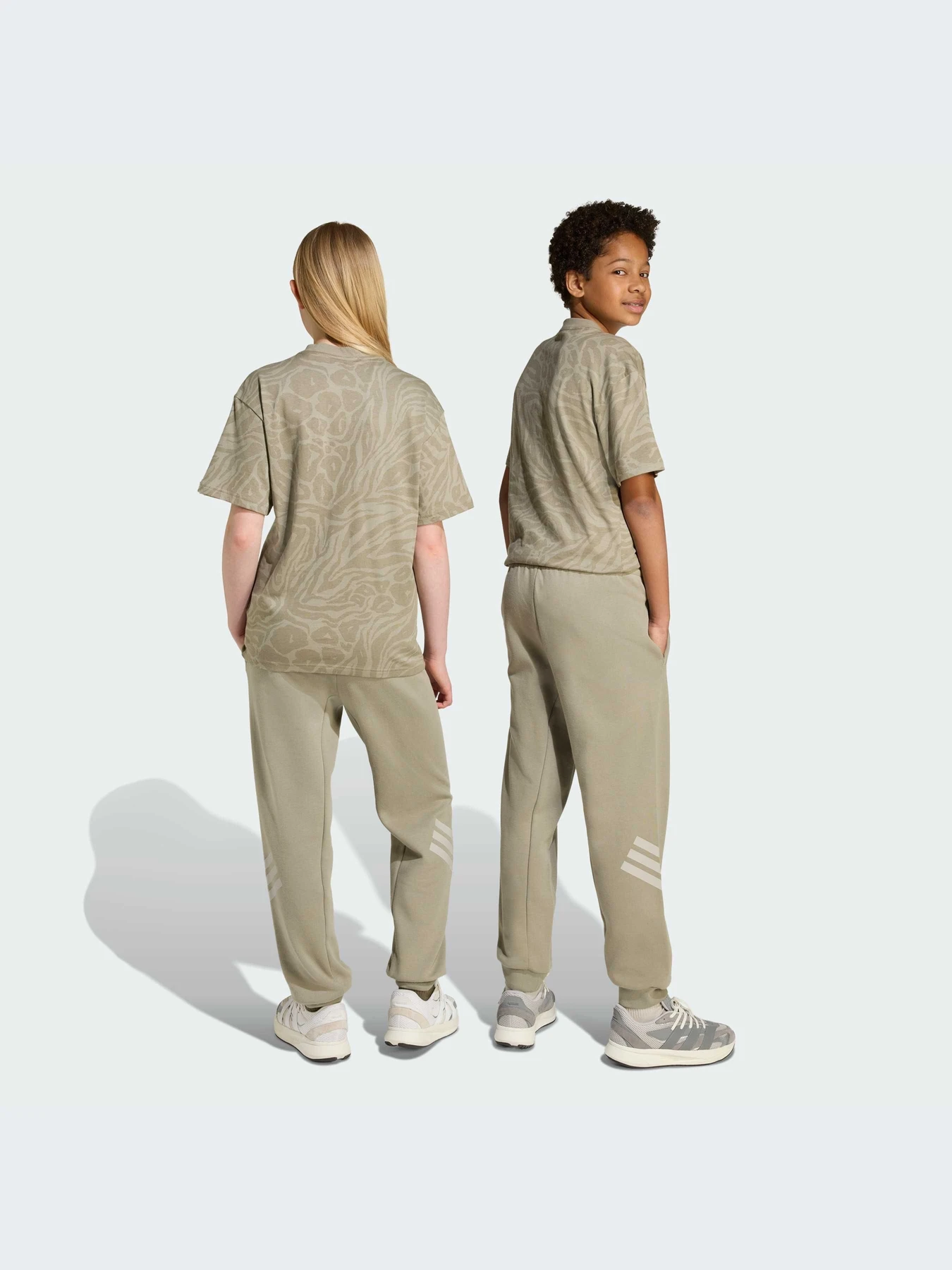 Брюки Adidas Icons модель JW7523-KZ Брюки Adidas Icons модель JW7523-KZ Фото