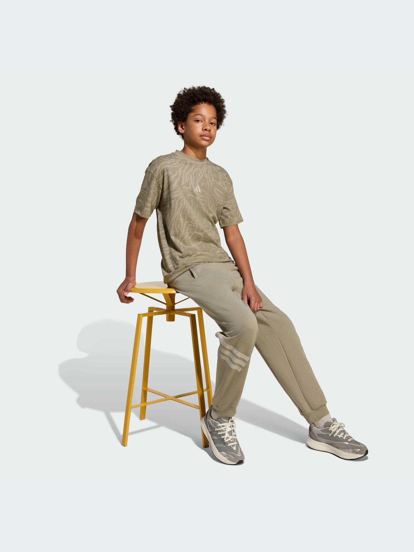 Брюки Adidas Icons модель JW7523-KZ Брюки Adidas Icons модель JW7523-KZ Фото