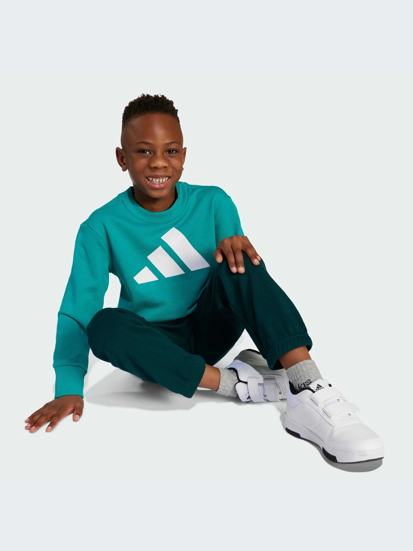Костюмы Adidas модель JW2436-KZ Костюмы Adidas модель JW2436-KZ Фото