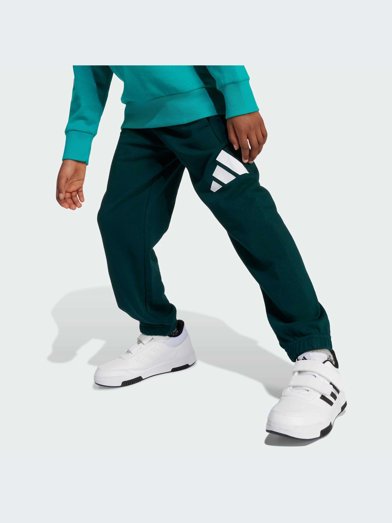 Костюмы Adidas модель JW2436-KZ Костюмы Adidas модель JW2436-KZ Фото