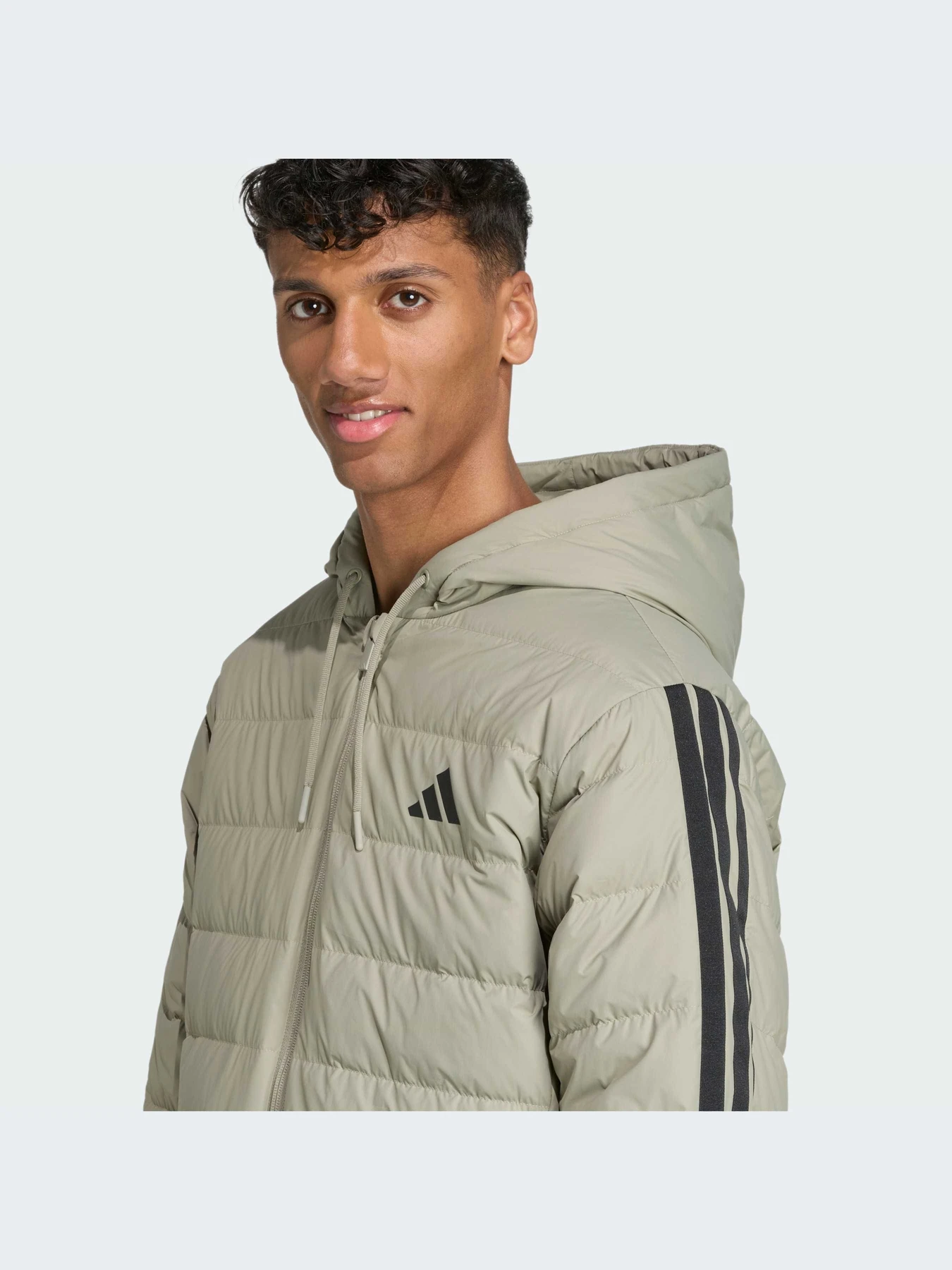 Куртки и дубленки Adidas модель JM4062-KZ Куртки и дубленки Adidas модель JM4062-KZ Фото