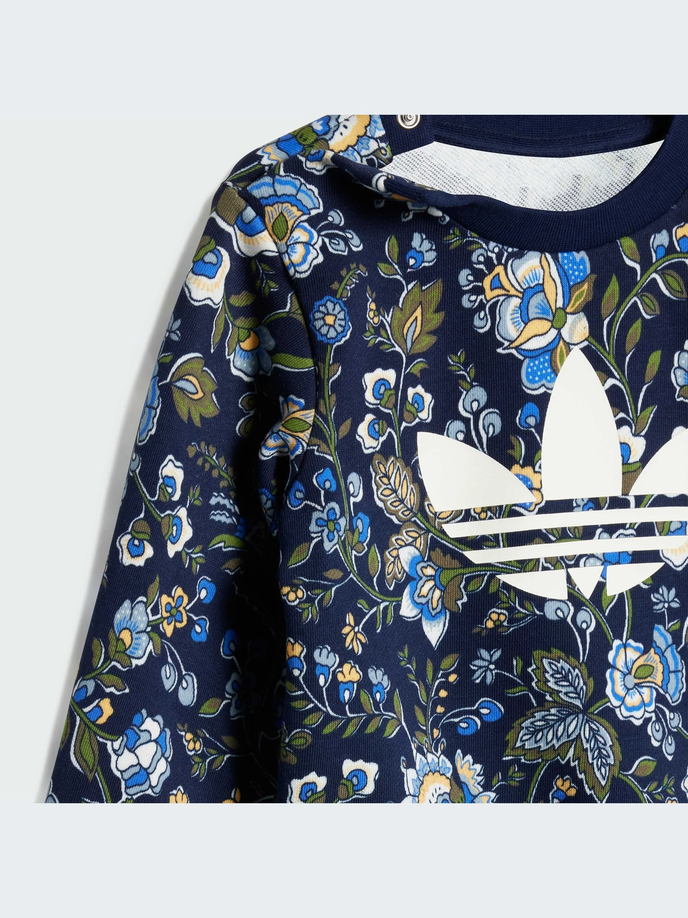 Костюмы Adidas Graphics модель JY3019-KZ Костюмы Adidas Graphics модель JY3019-KZ Фото