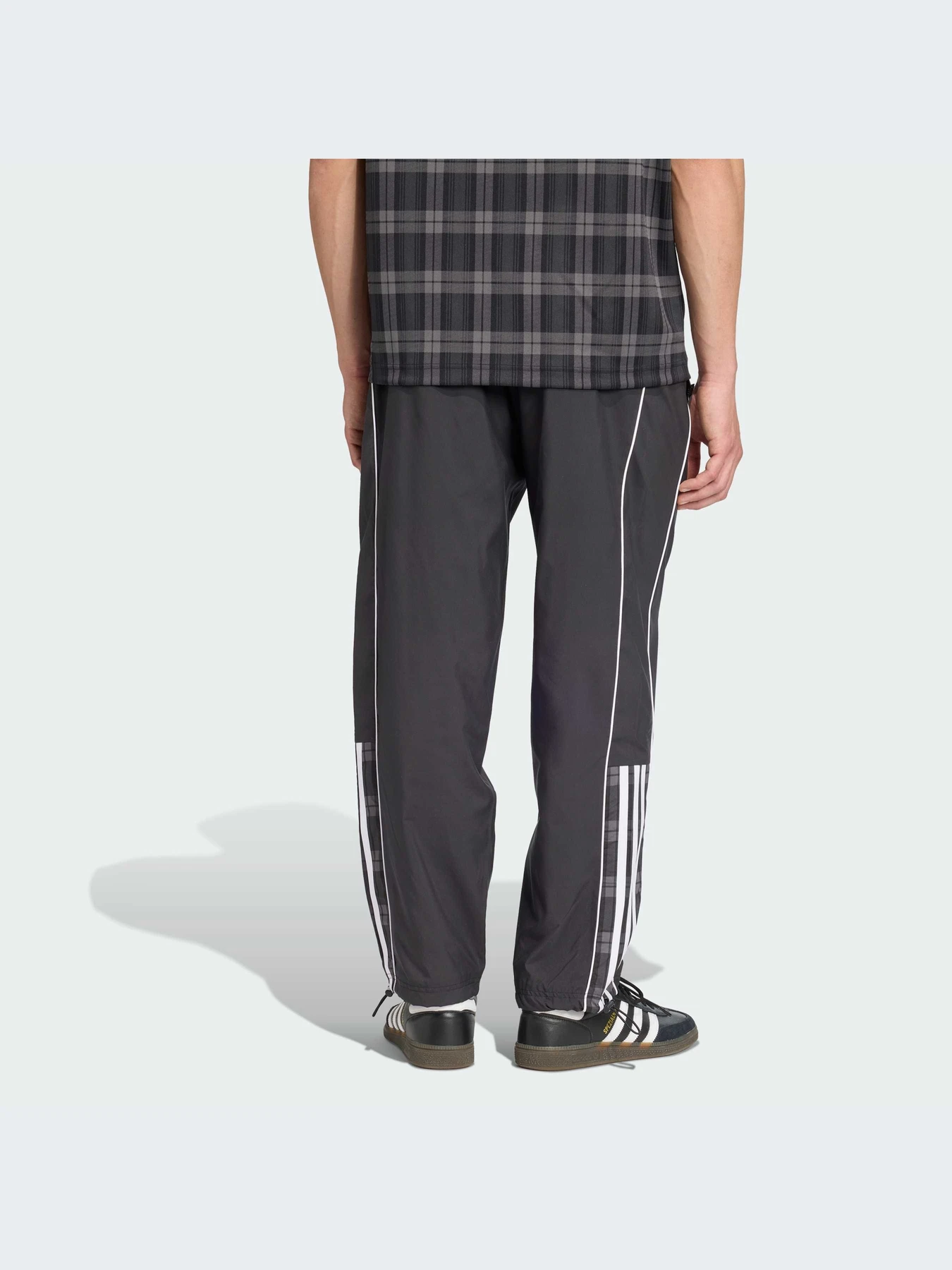 Брюки Adidas Graphics модель JV7733-KZ Брюки Adidas Graphics модель JV7733-KZ Фото