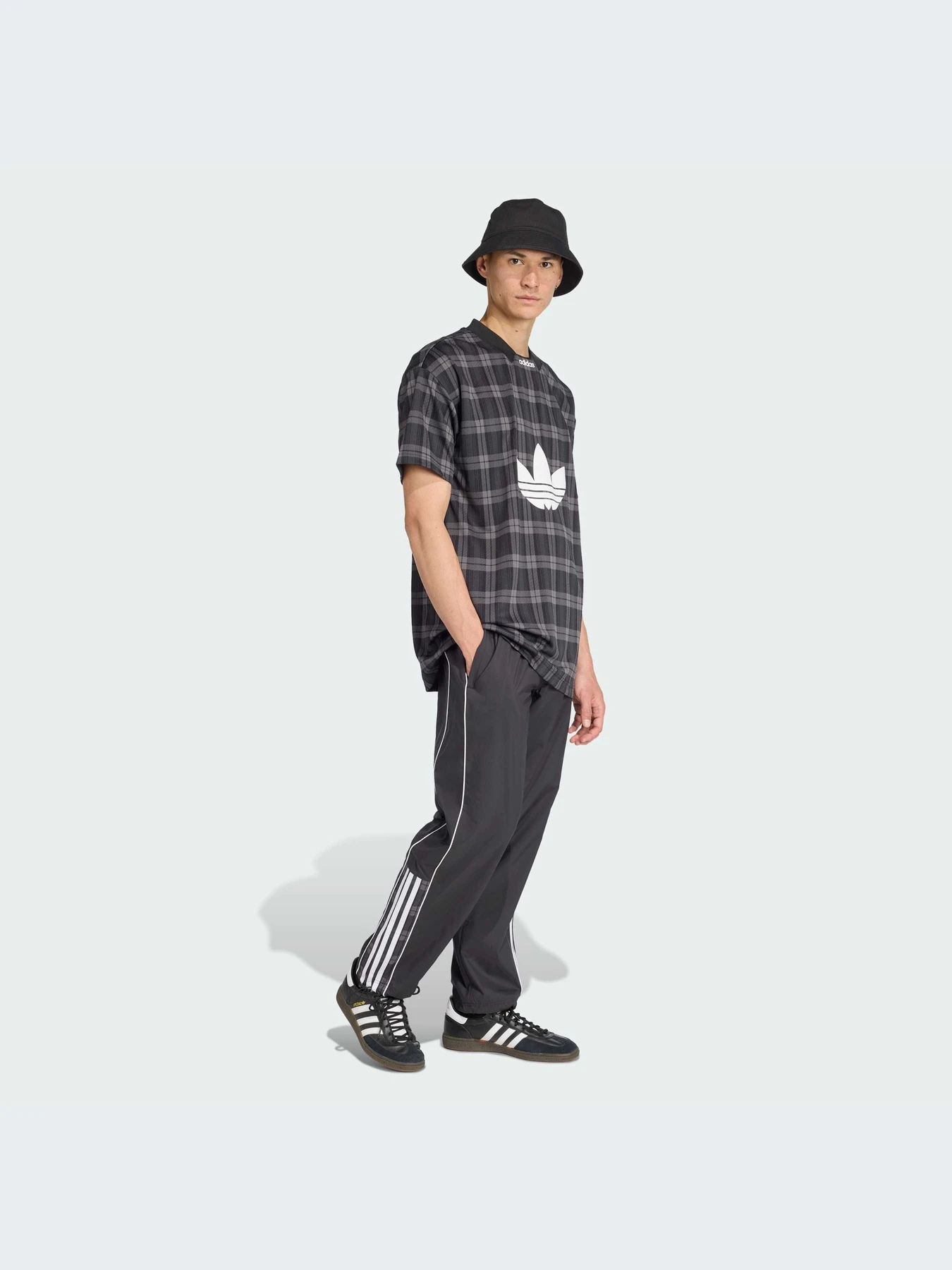Брюки Adidas Graphics модель JV7733-KZ Брюки Adidas Graphics модель JV7733-KZ Фото
