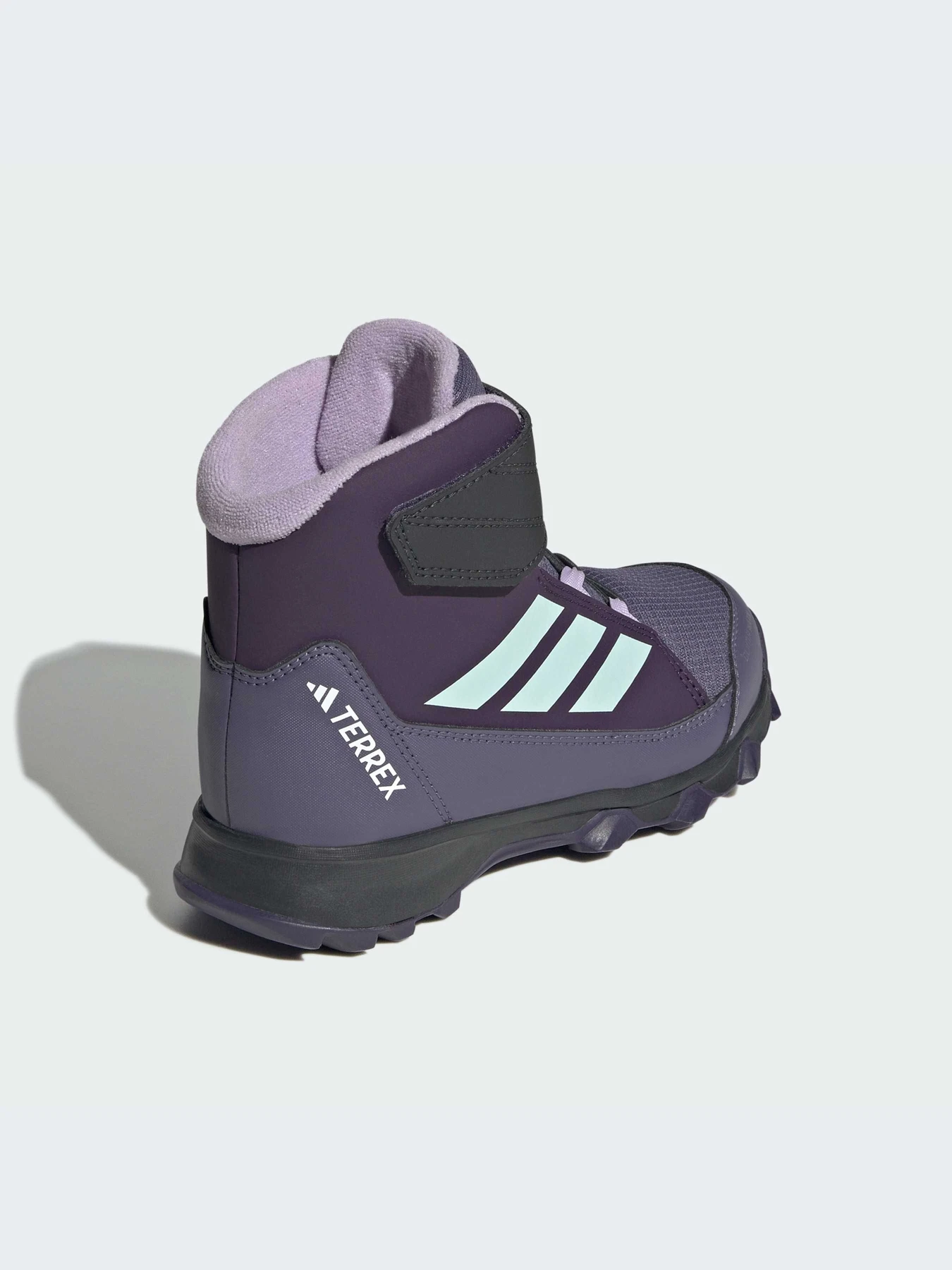 Ботинки и сапоги Adidas модель JR4190-KZ Ботинки и сапоги Adidas модель JR4190-KZ Фото