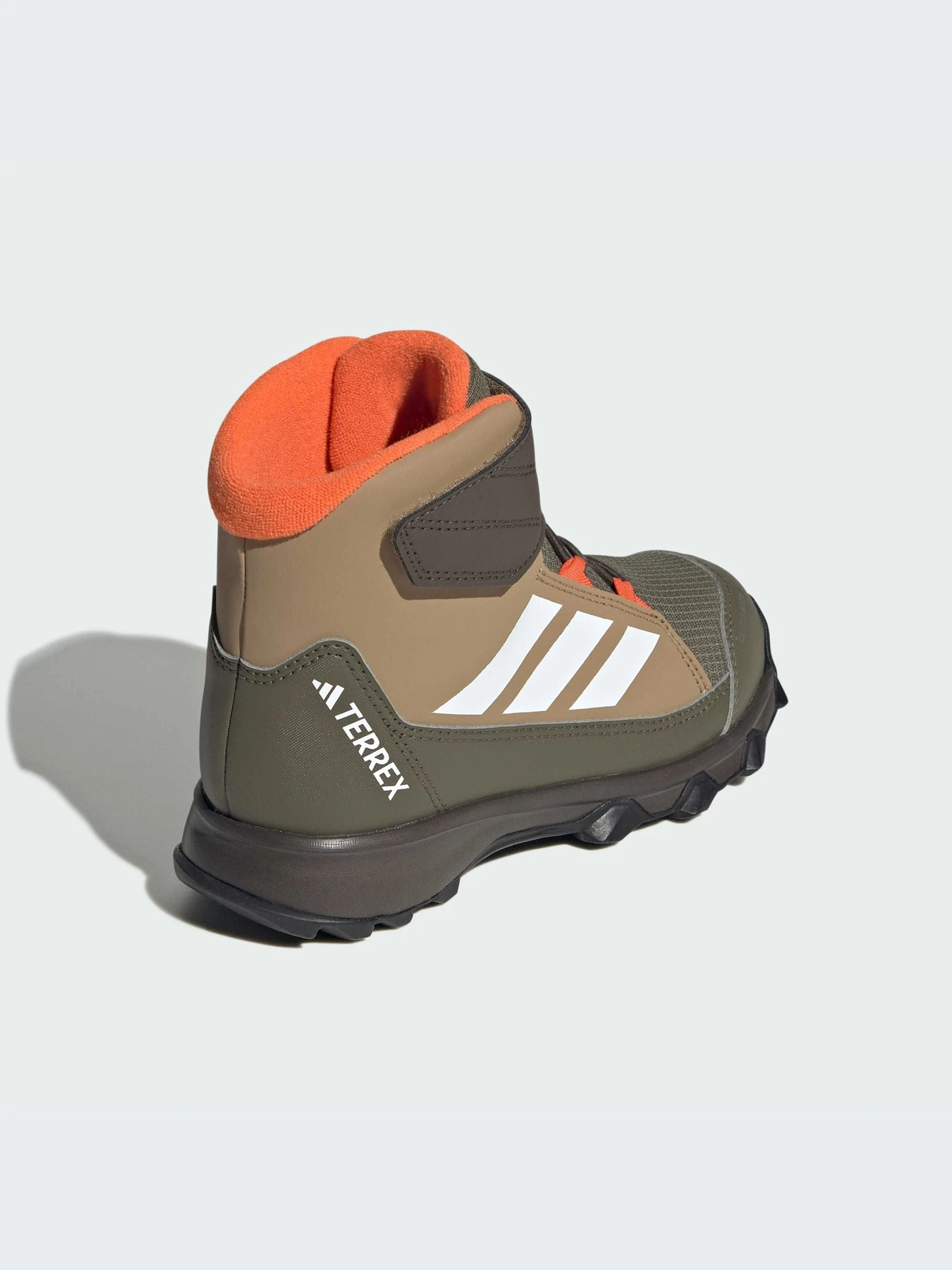 Ботинки и сапоги Adidas модель JR4189-KZ Ботинки и сапоги Adidas модель JR4189-KZ Фото