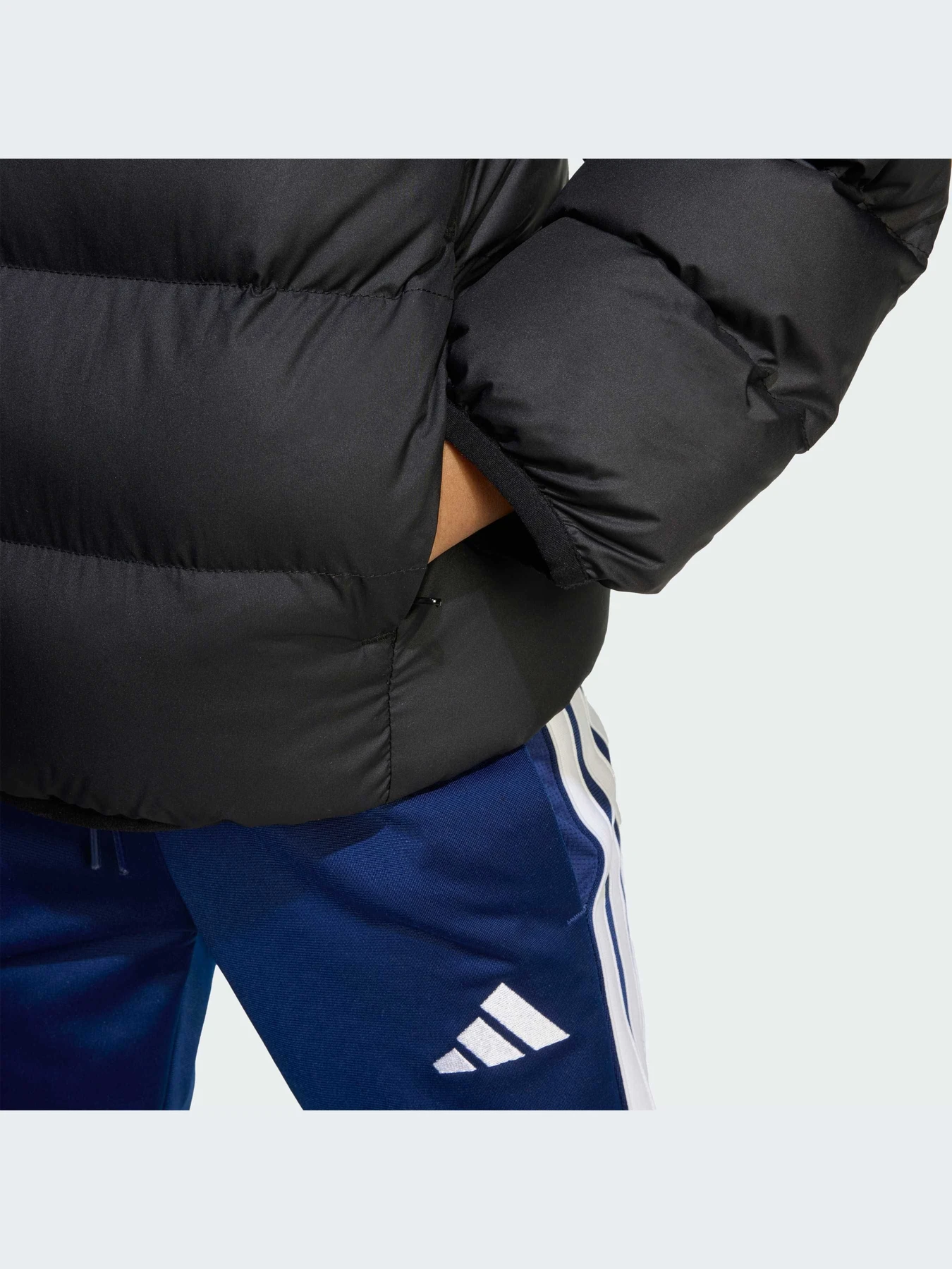 Куртки и дубленки Adidas модель JM8864-KZ Куртки и дубленки Adidas модель JM8864-KZ Фото