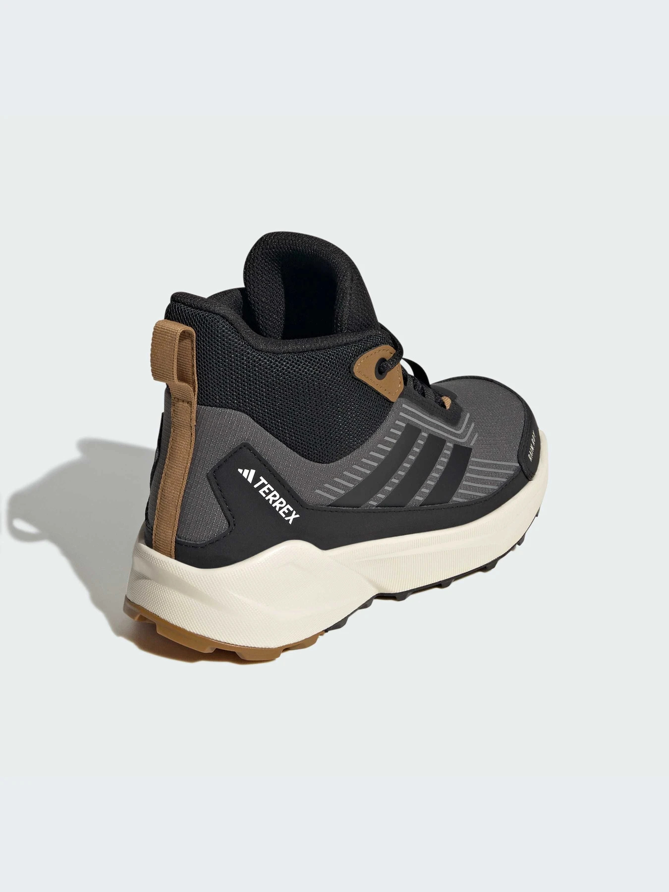 Кроссовки Adidas модель IH2882-KZ Кроссовки Adidas модель IH2882-KZ Фото