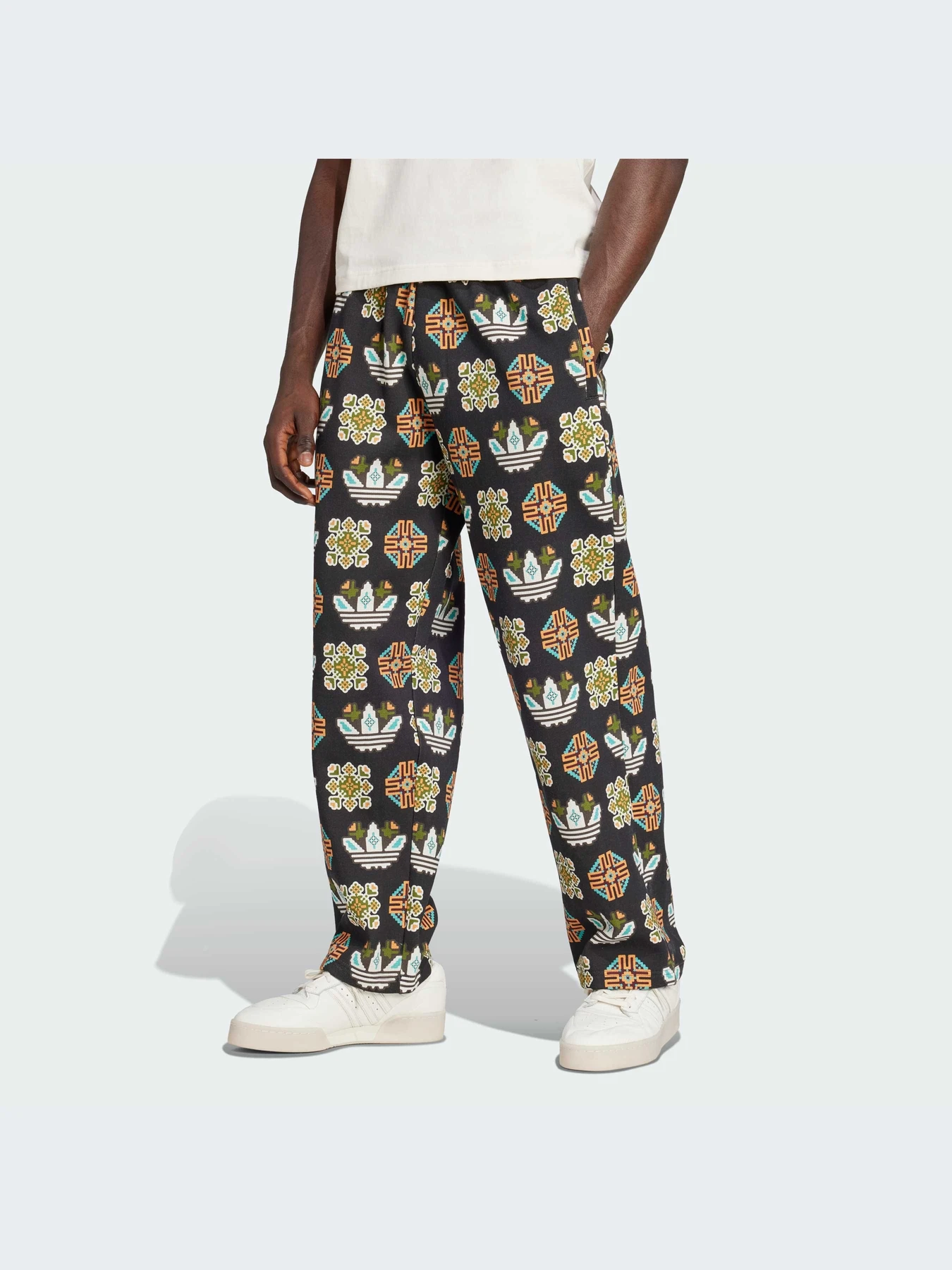 Брюки Adidas Graphics модель JW3503-KZ Брюки Adidas Graphics модель JW3503-KZ Фото