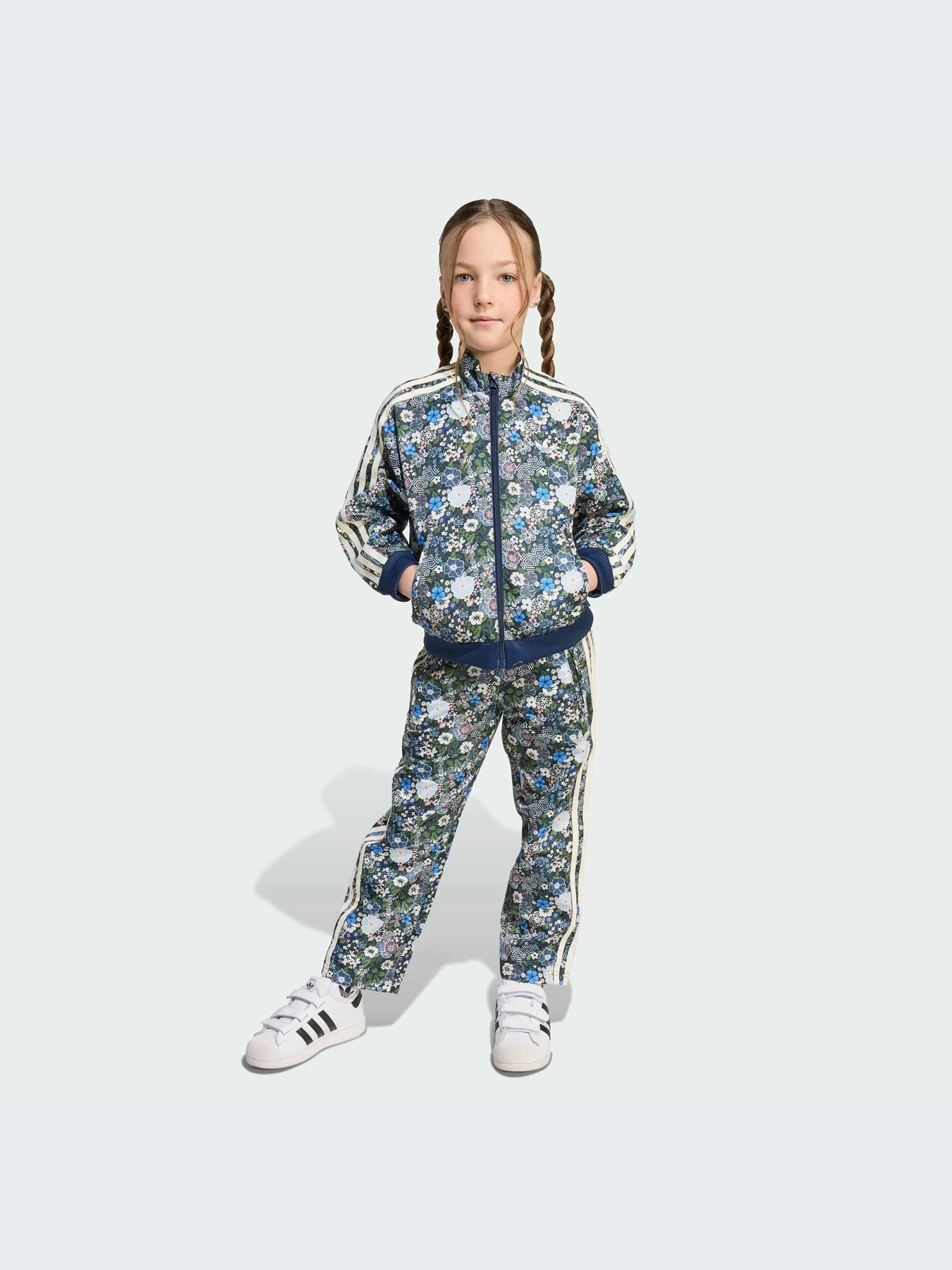 Костюмы Adidas Graphics модель JV7724-KZ Костюмы Adidas Graphics модель JV7724-KZ Фото