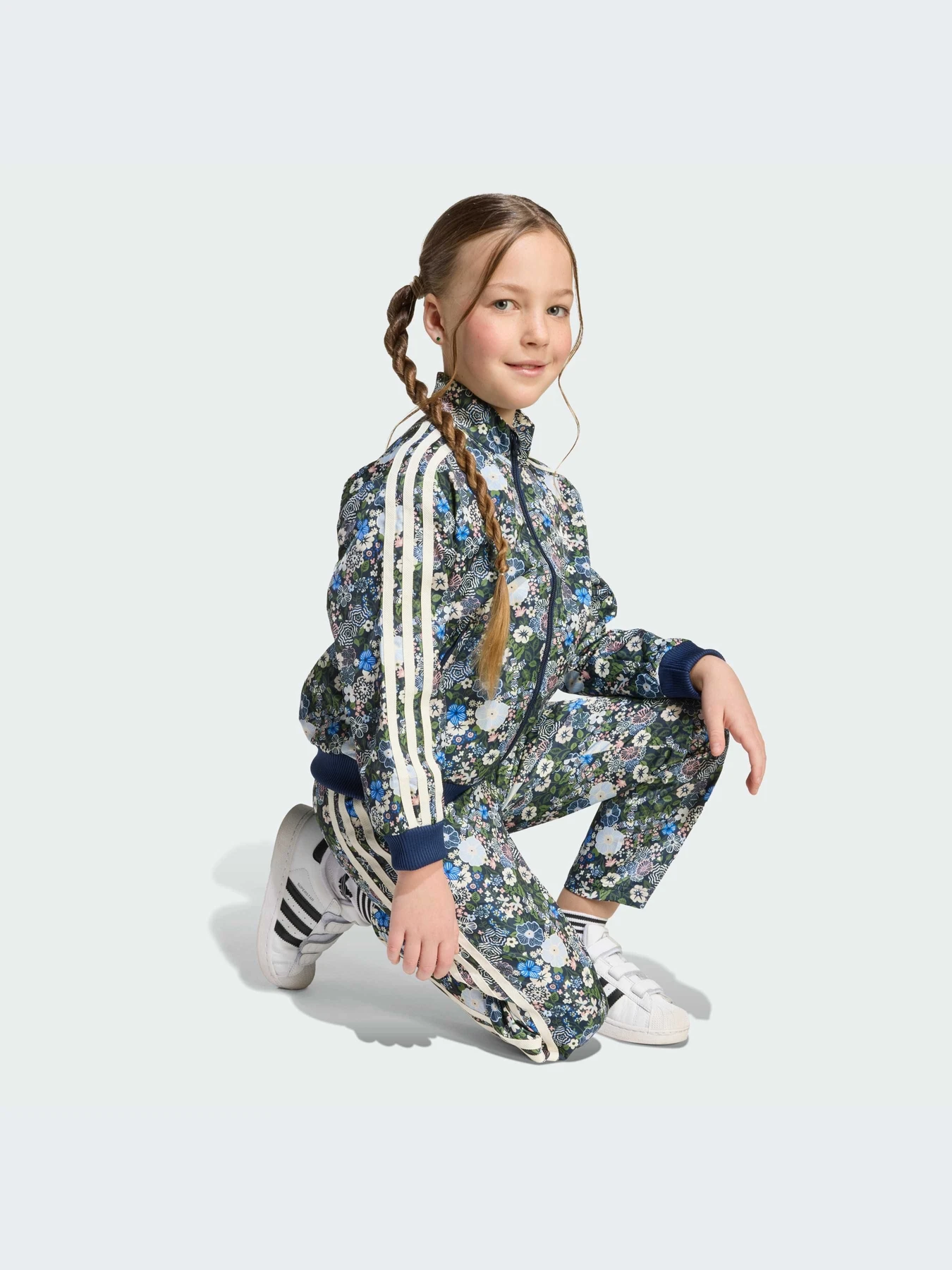 Костюмы Adidas Graphics модель JV7724-KZ Костюмы Adidas Graphics модель JV7724-KZ Фото