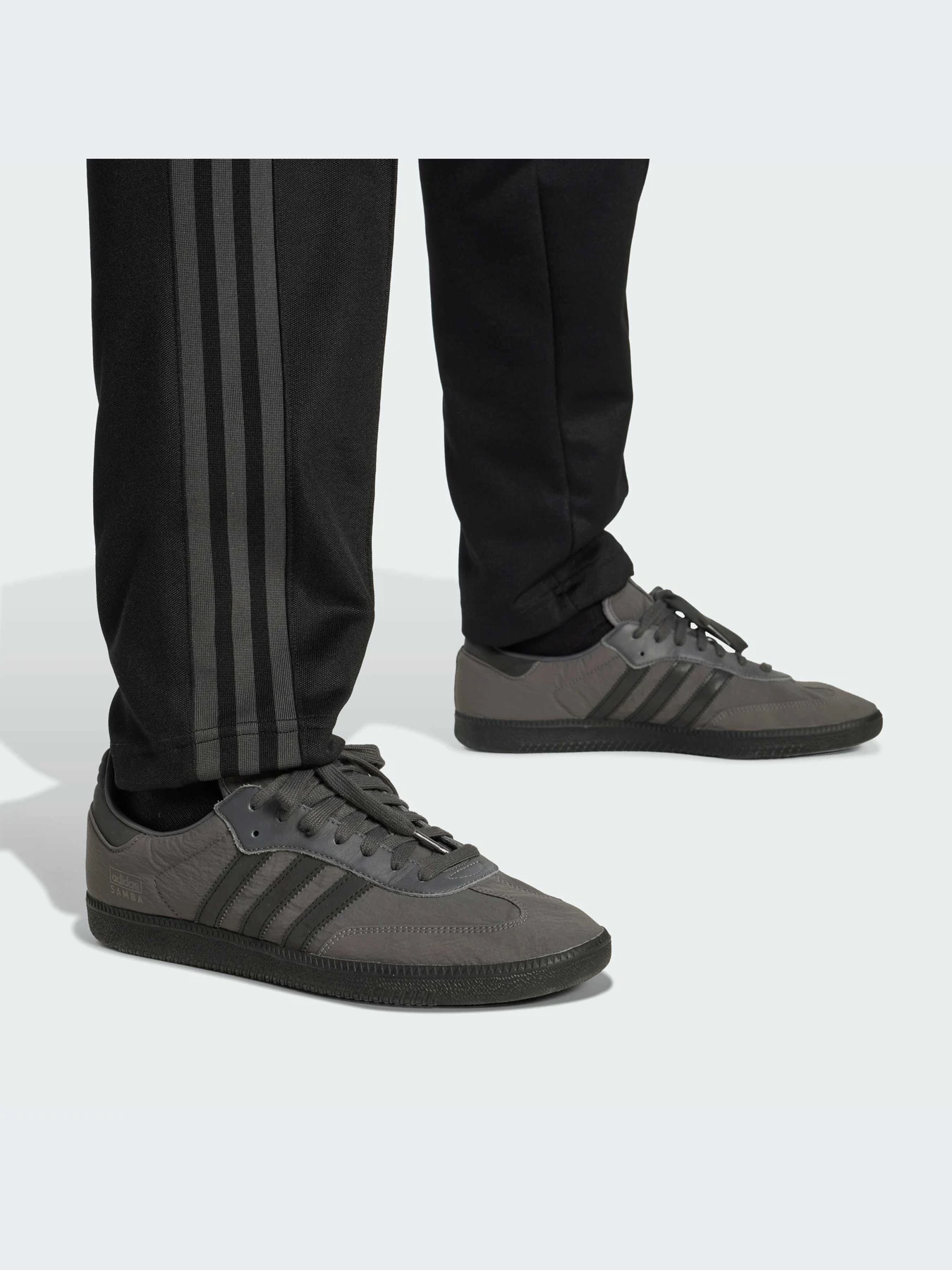 Брюки Adidas Adicolor модель JY1277-KZ Брюки Adidas Adicolor модель JY1277-KZ Фото