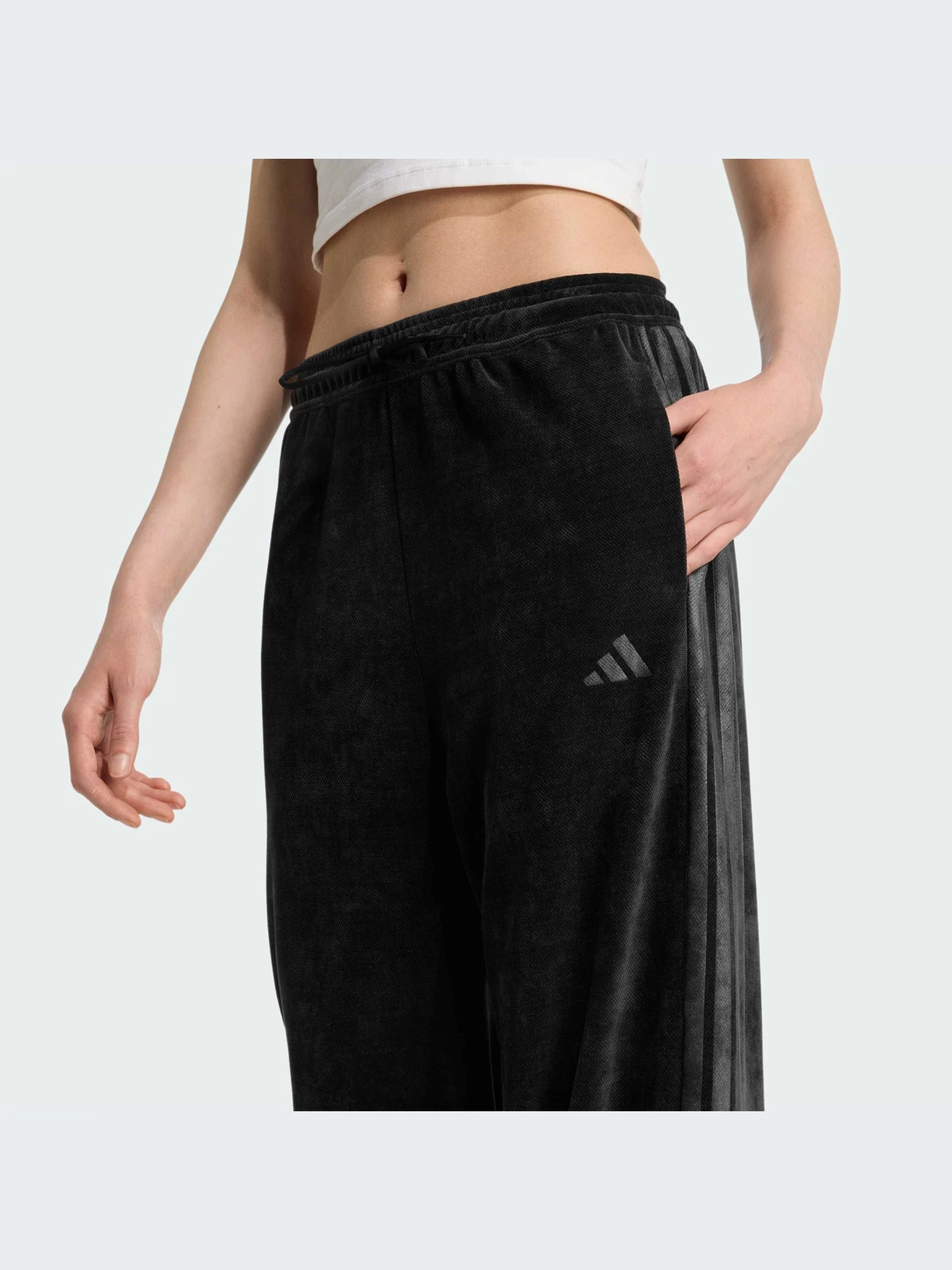 Брюки Adidas Tiro модель JM1805-KZ Брюки Adidas Tiro модель JM1805-KZ Фото