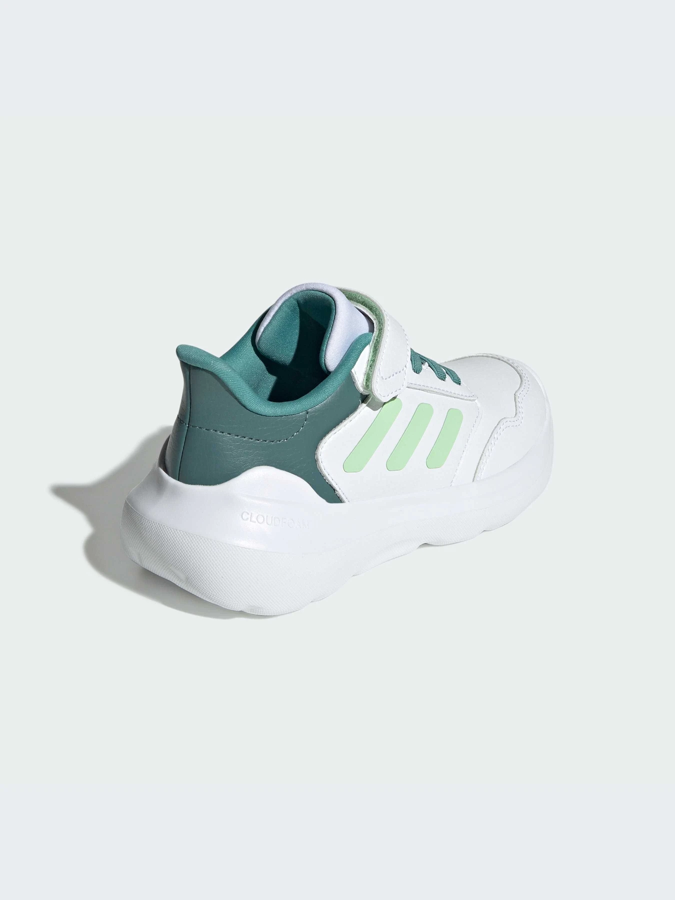 Кроссовки Adidas модель JR6081-KZ Кроссовки Adidas модель JR6081-KZ Фото