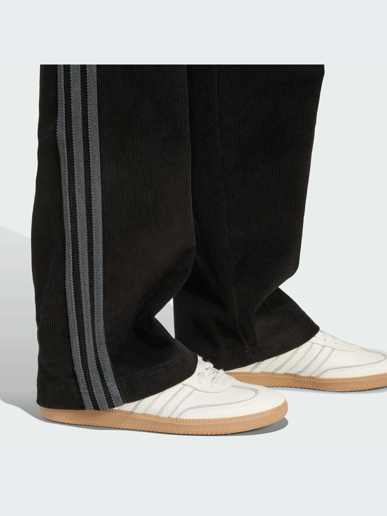 Брюки Adidas модель JX3107-KZ Брюки Adidas модель JX3107-KZ Фото