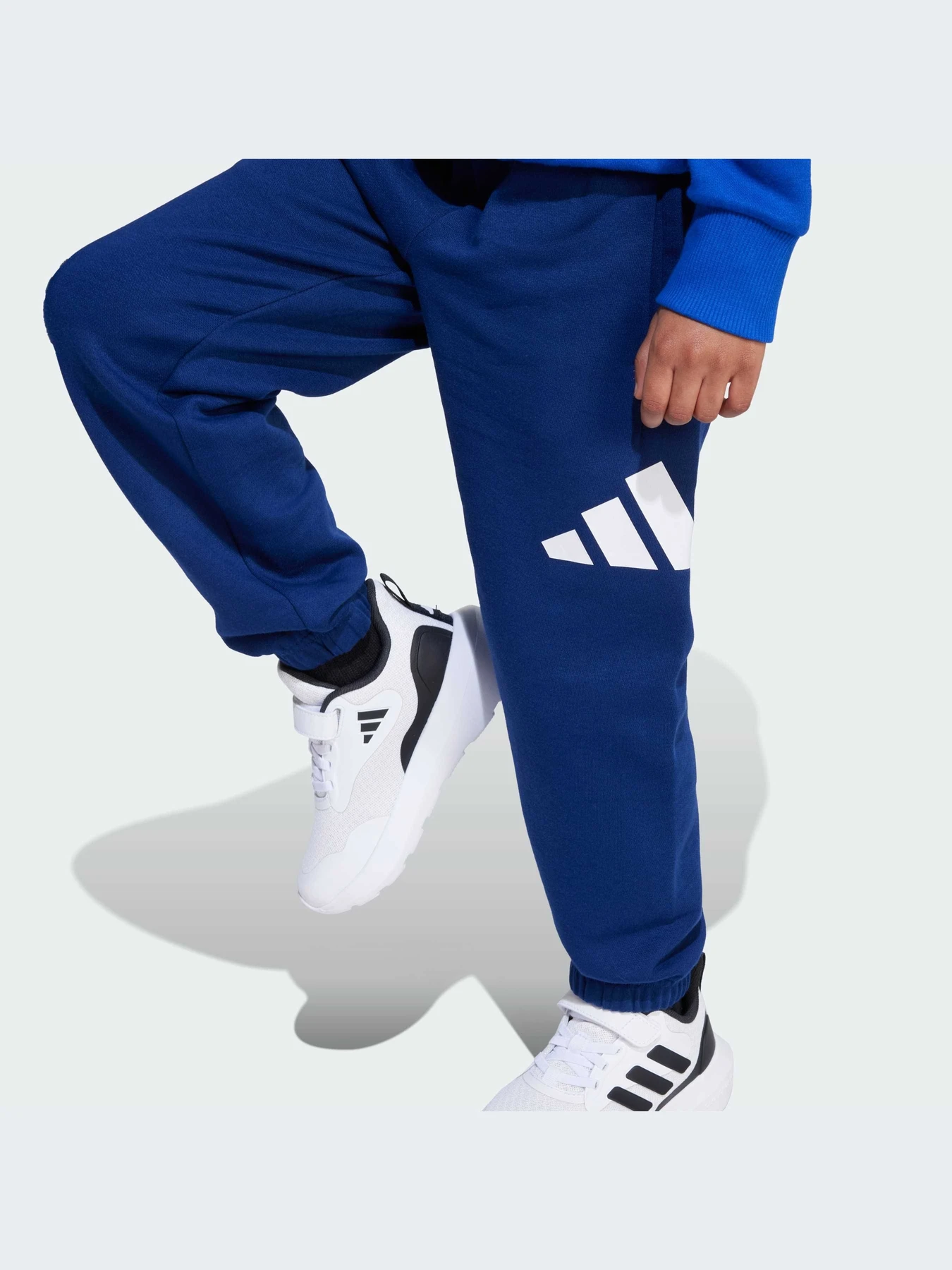 Костюмы Adidas модель JM0881-KZ Костюмы Adidas модель JM0881-KZ Фото