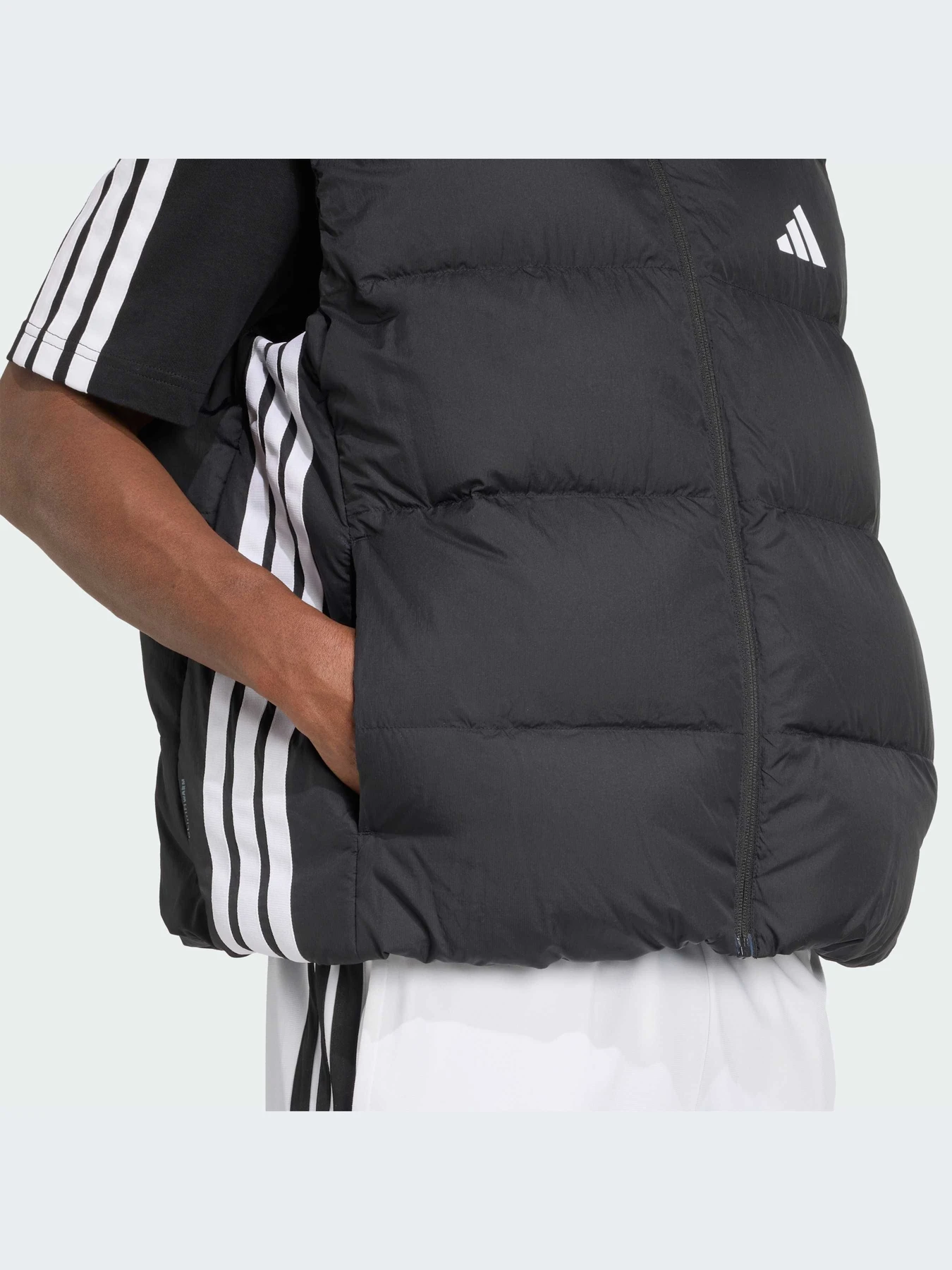 Куртки и дубленки Adidas модель JM4078-KZ Куртки и дубленки Adidas модель JM4078-KZ Фото