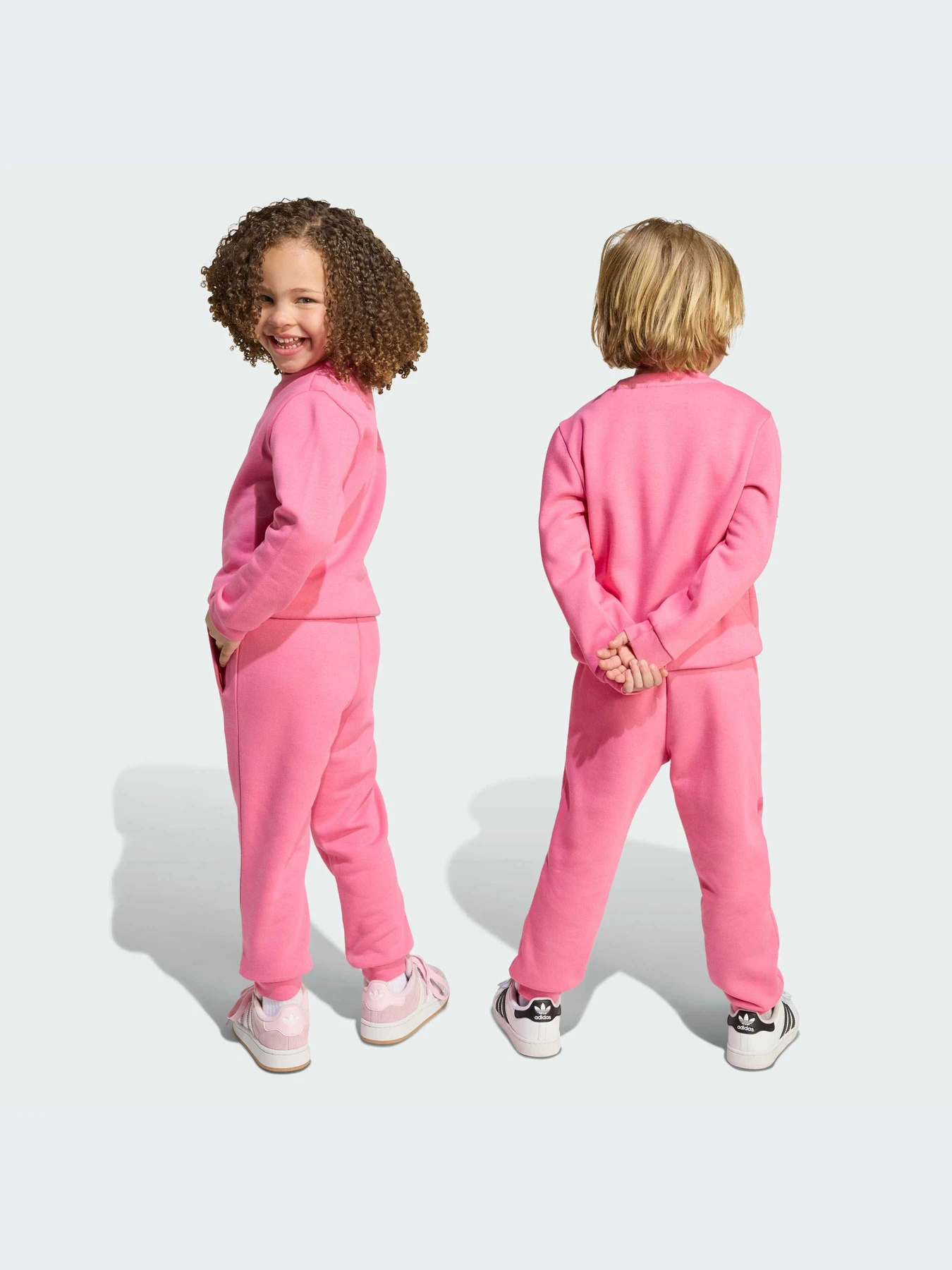 Костюмы Adidas модель JY4880-KZ Костюмы Adidas модель JY4880-KZ Фото