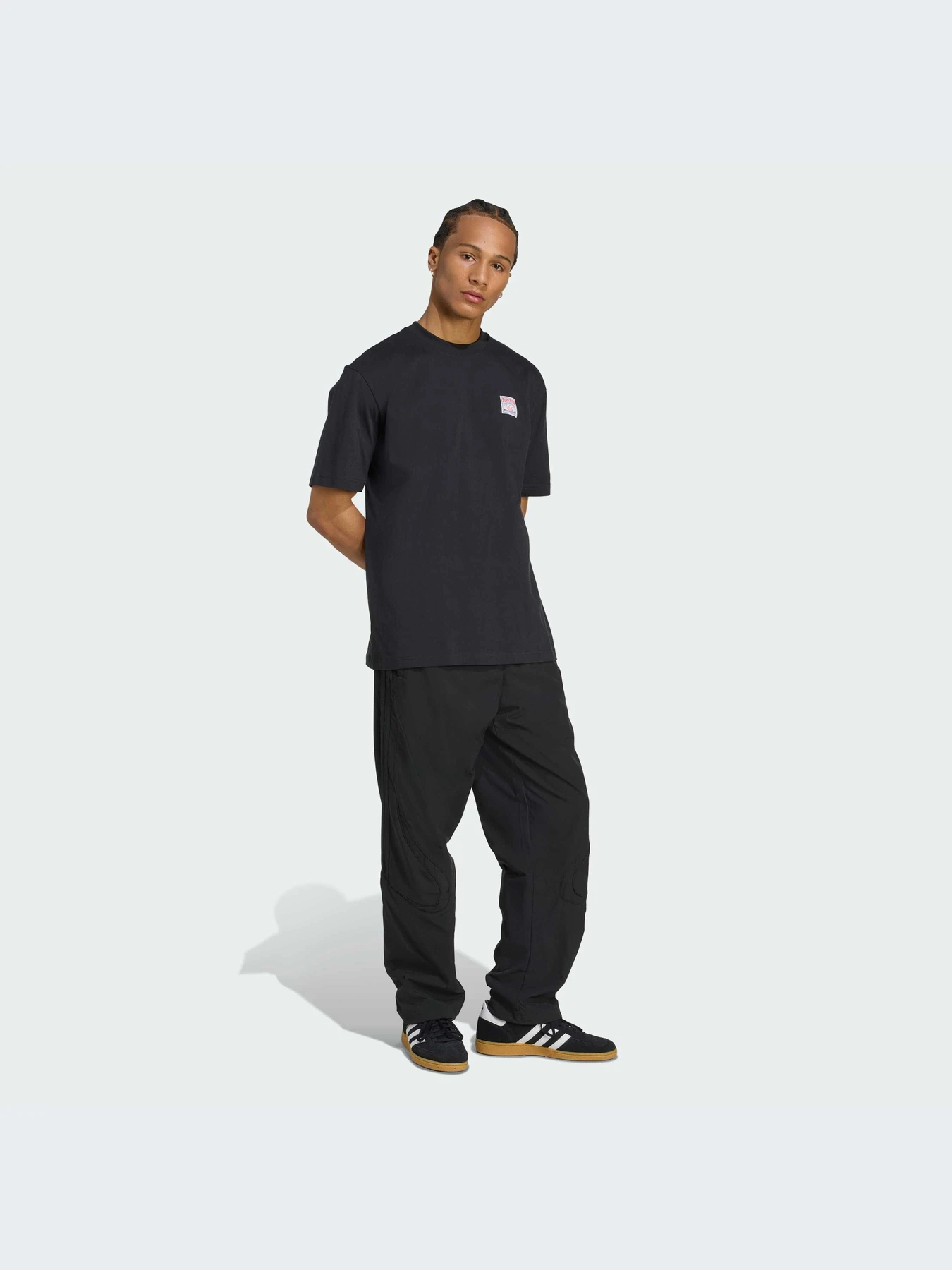 Футболки и поло Adidas Graphics модель JW0161-KZ Футболки и поло Adidas Graphics модель JW0161-KZ Фото