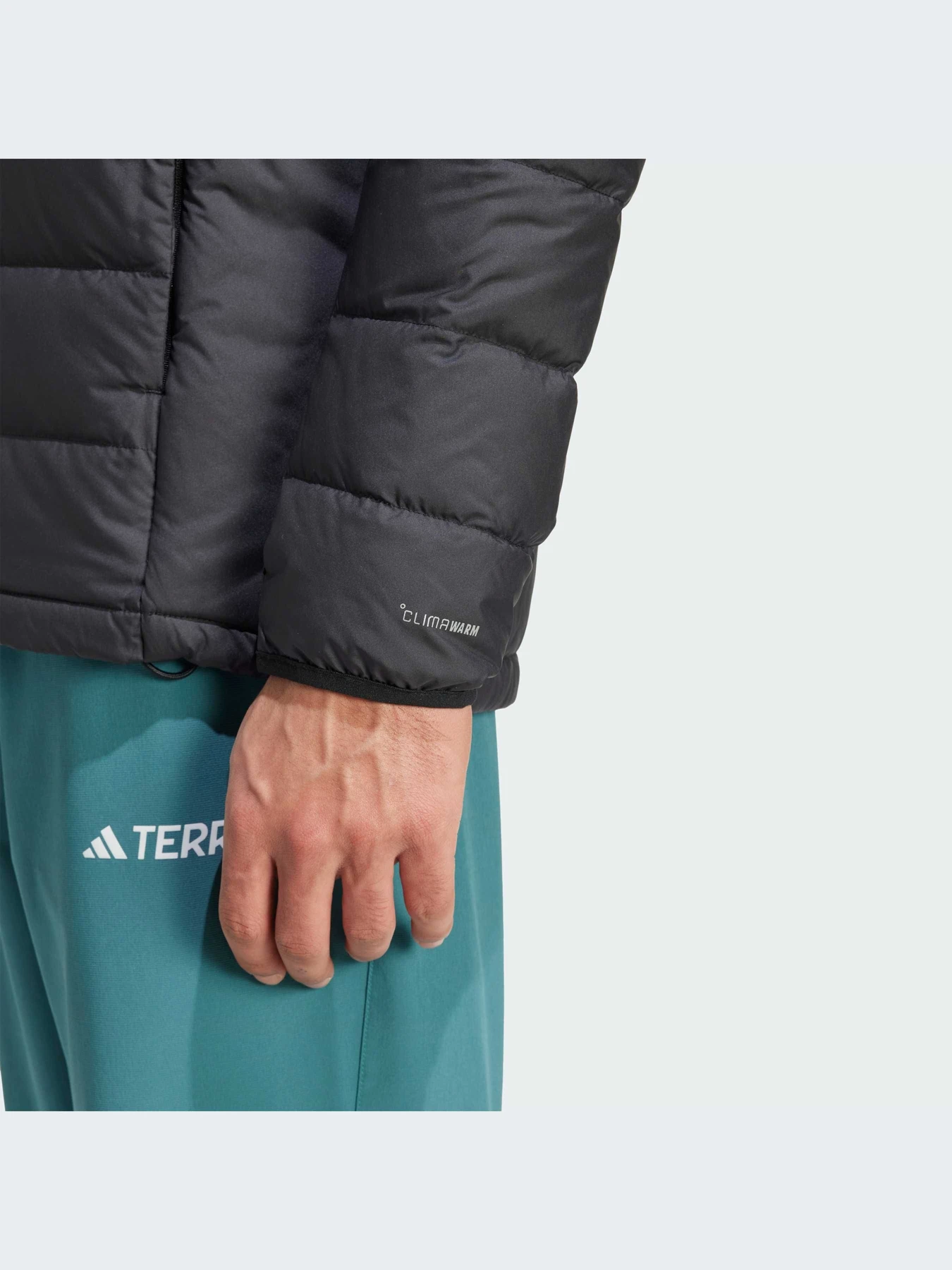 Куртки и дубленки Adidas модель JZ9968-KZ Куртки и дубленки Adidas модель JZ9968-KZ Фото