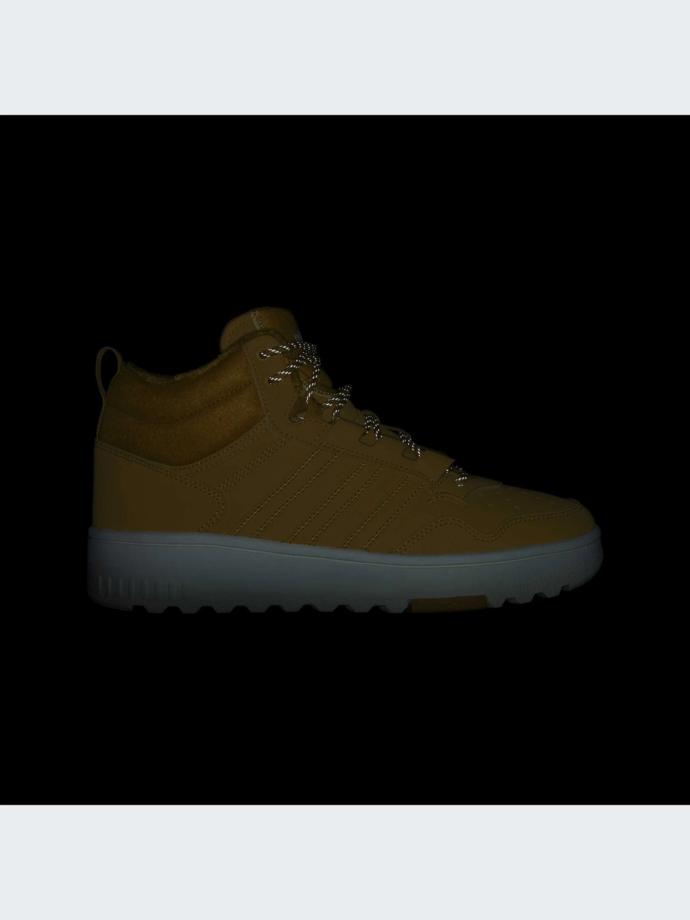 Ботинки и сапоги Adidas Hoops модель JQ5365-KZ Ботинки и сапоги Adidas Hoops модель JQ5365-KZ Фото