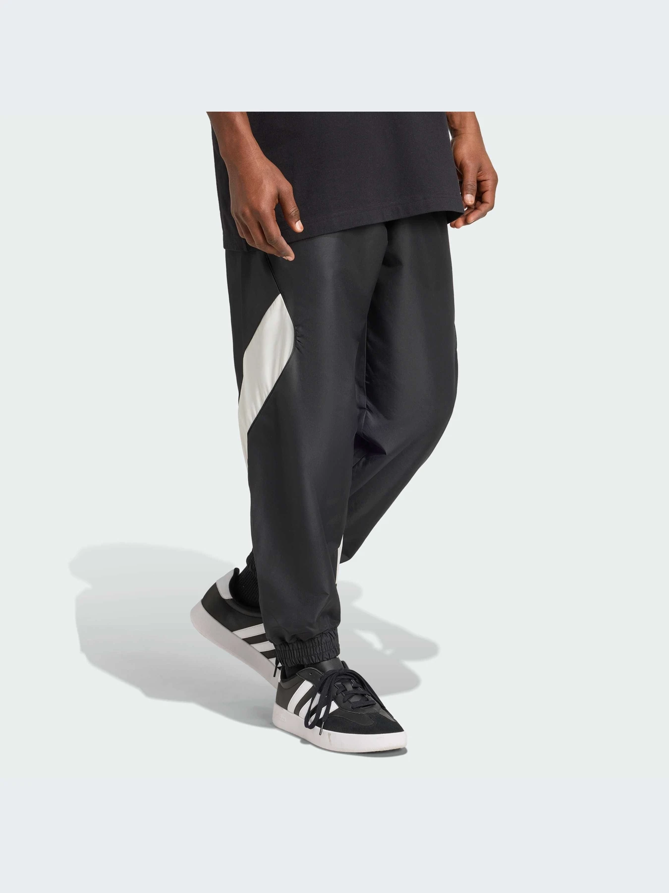 Брюки Adidas модель JN1830-KZ Брюки Adidas модель JN1830-KZ Фото