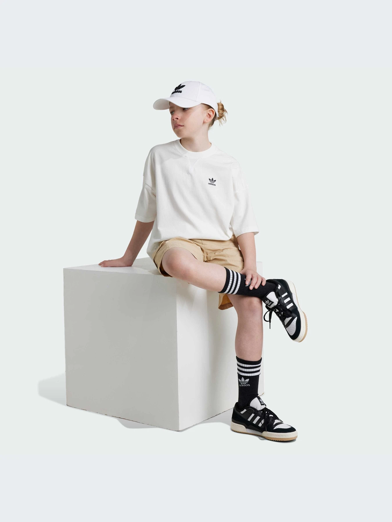Футболки и поло Adidas модель IX7599-KZ Футболки и поло Adidas модель IX7599-KZ Фото